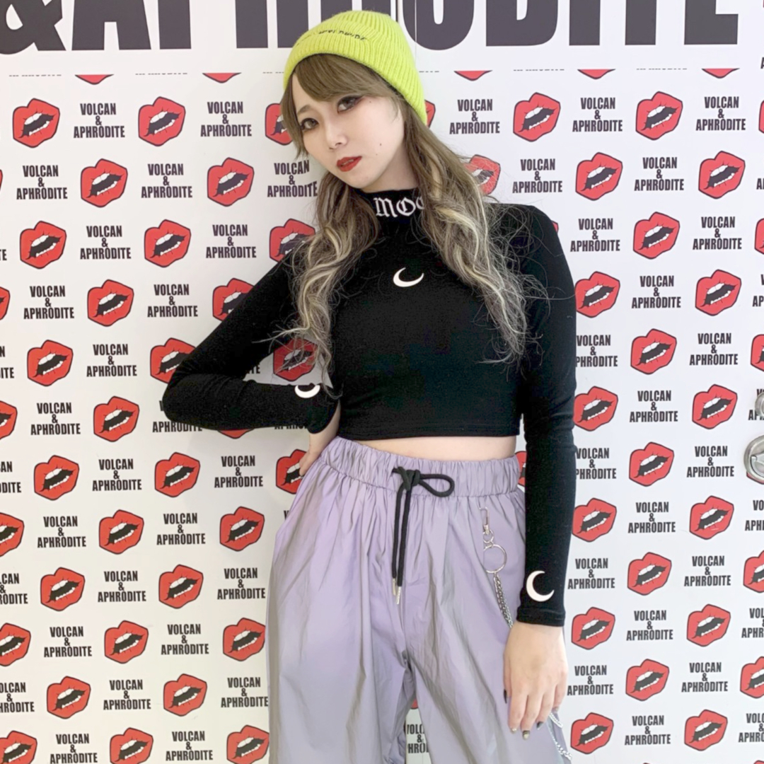 Moonハイネックロンt Volcan Aphrodite