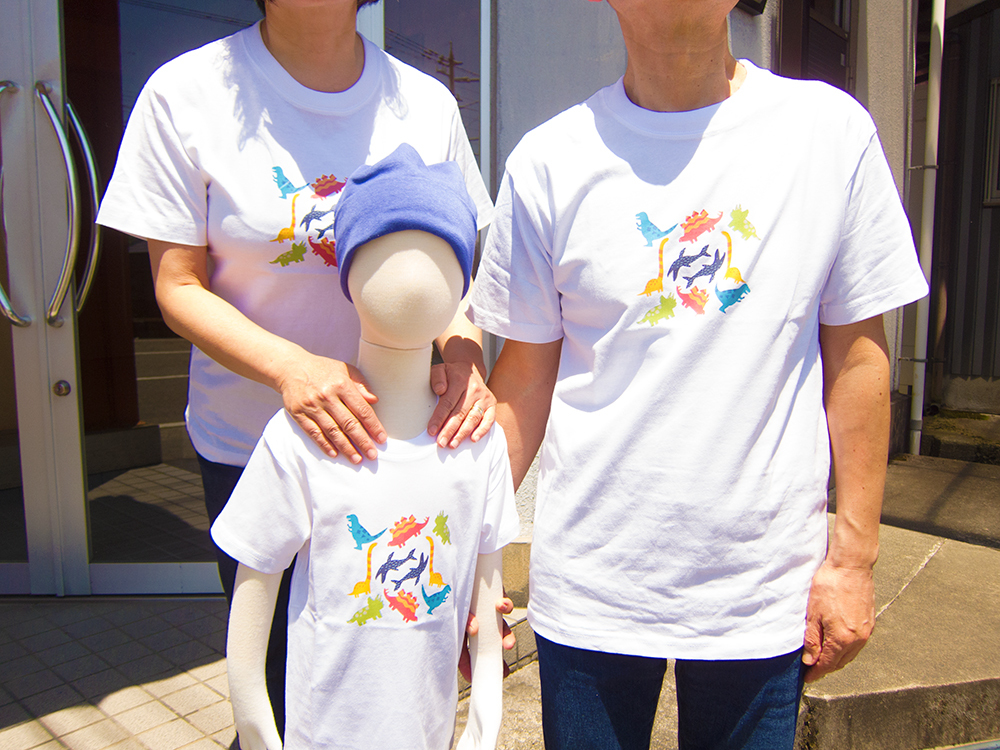恐竜プリントｔシャツ 子供用 恐竜パラダイス ホワイト Kt Mo 恐竜グッズ通販ショップ Chamaryu