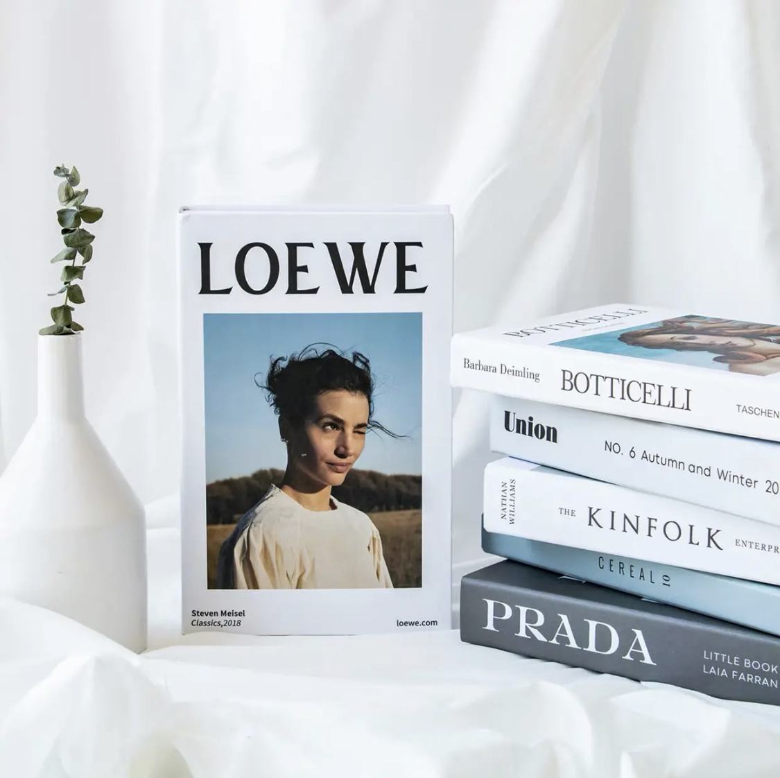 【送料無料】LOEWE ダミーブック イミテーションブック 韓国 インテリア 雑貨 インテリアとお洋服。Cest bon de saison