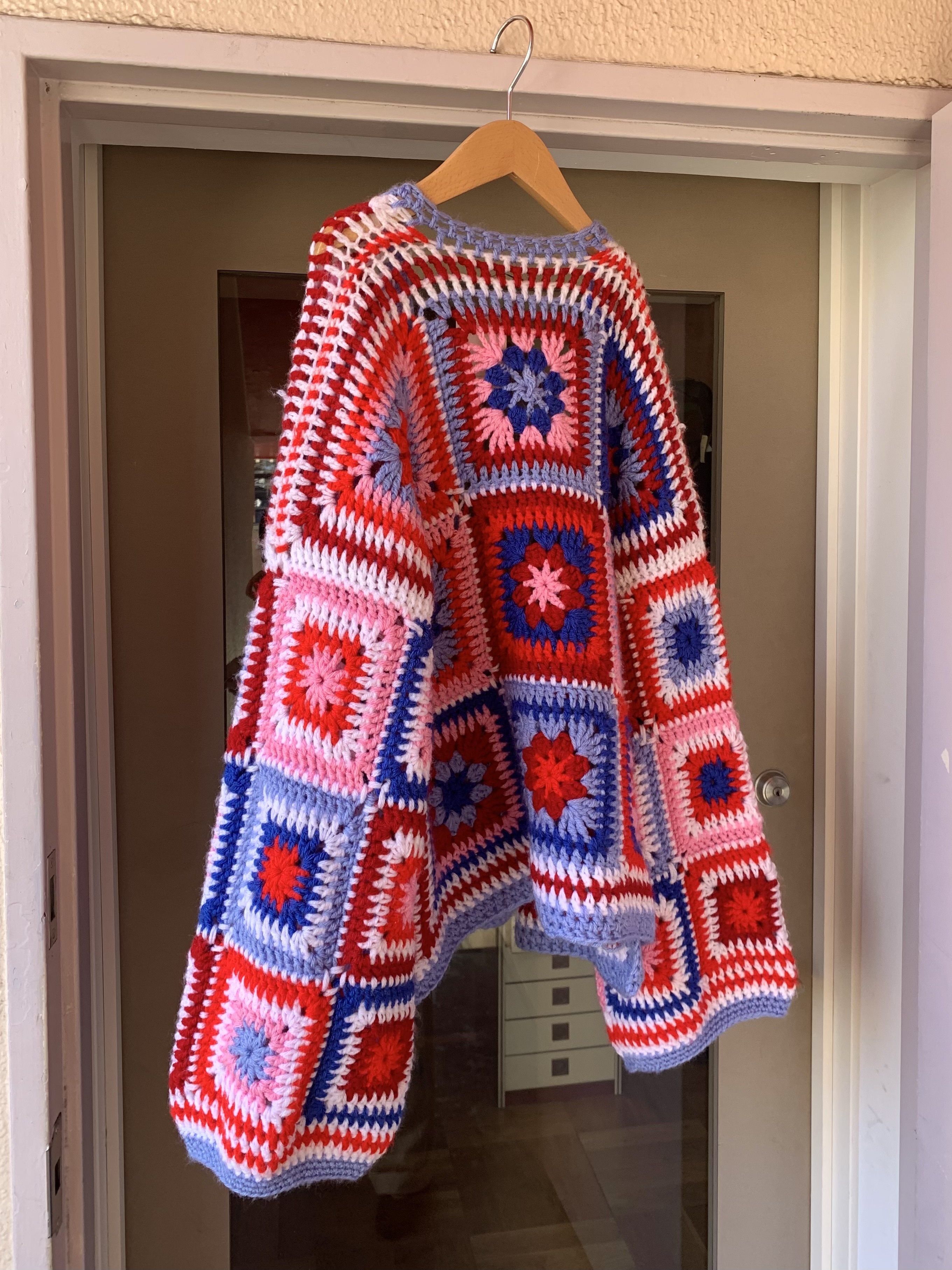 Crochet granny square cardigan の画像 8