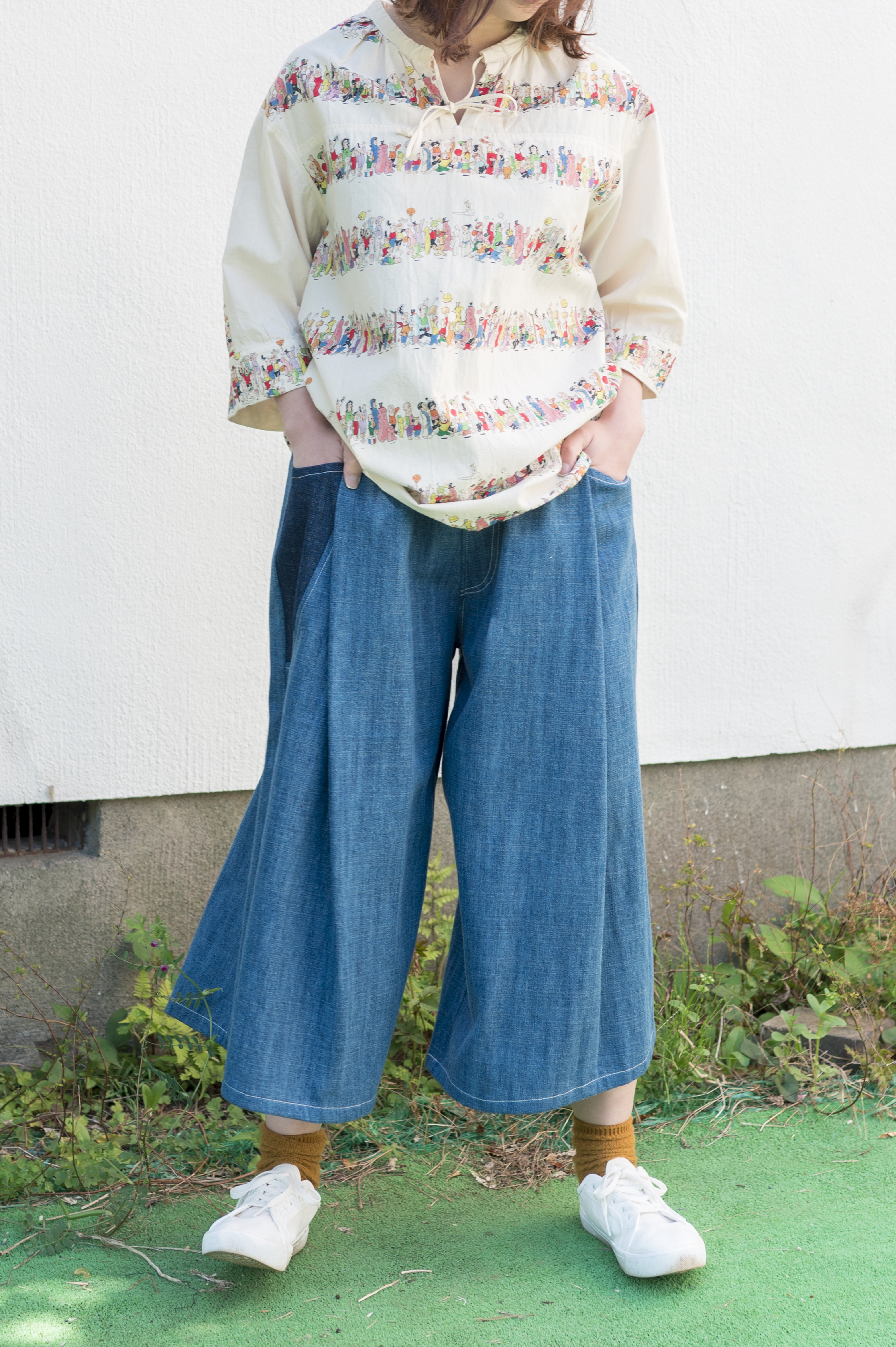 デニム裾広がりパンツ 図鑑