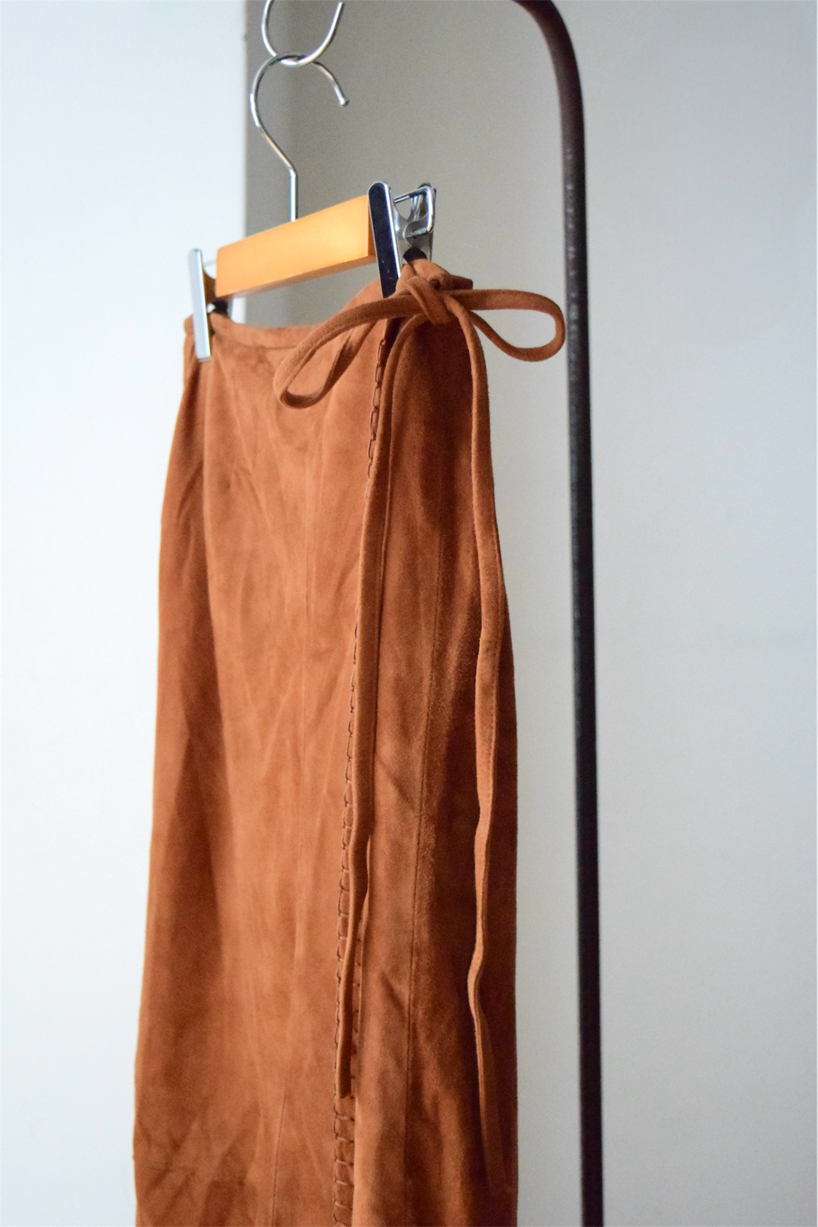 vintage suede wrap skirt の画像 7