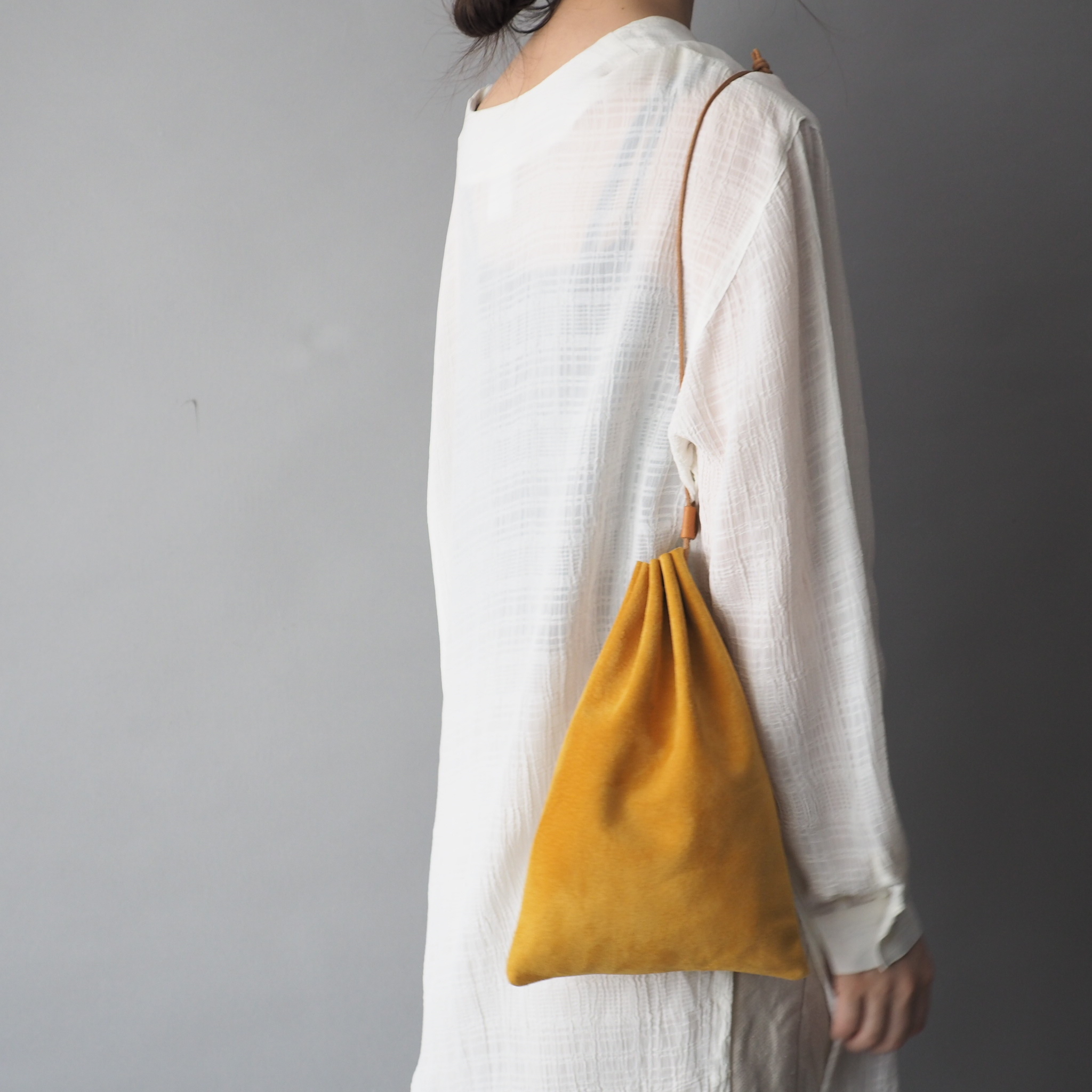 "Utility Bag" 大人のためのレザー巾着 -カラフルなスウェード - 画像3
