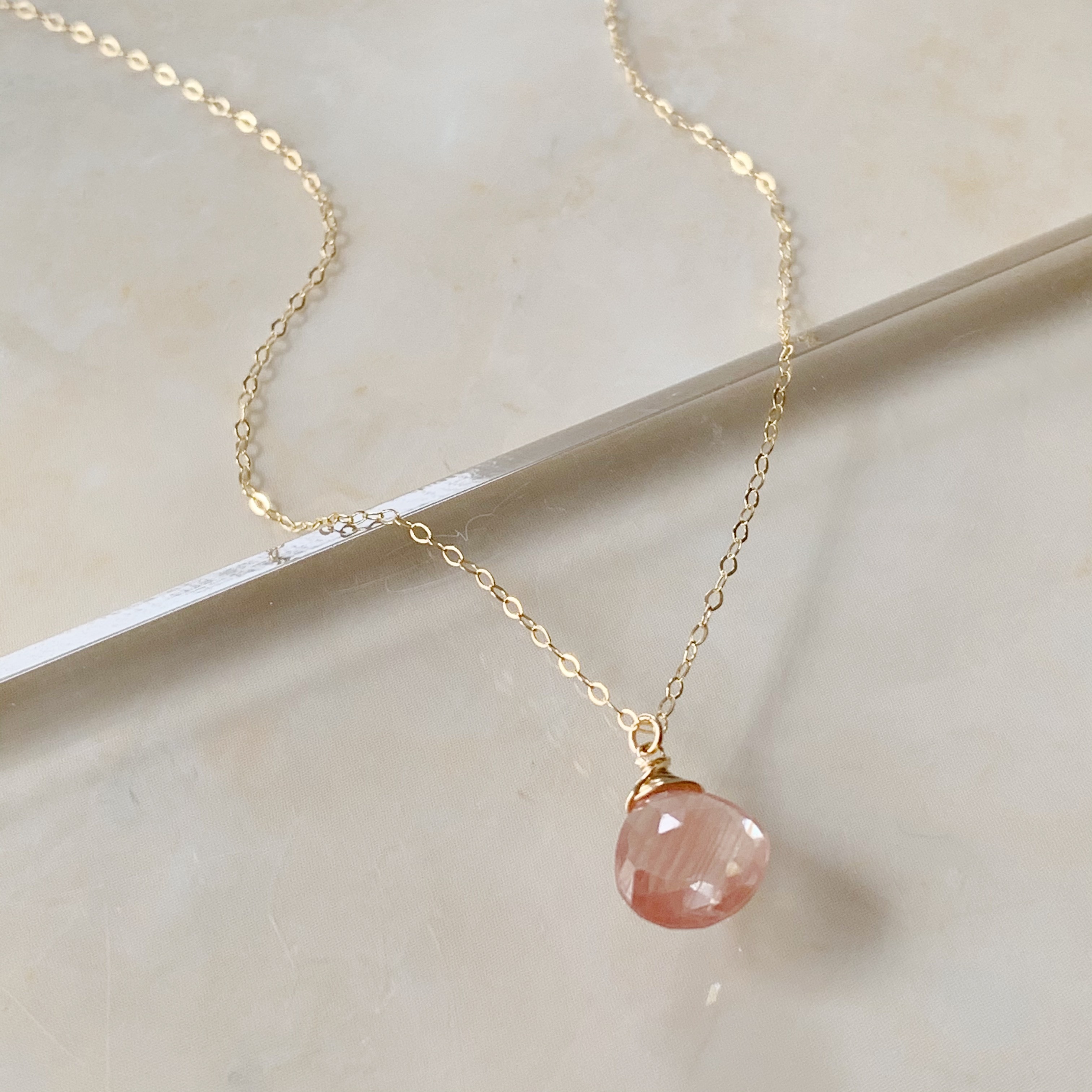 14kgf M Oregon Sunstone Necklace Lula Bijou 14kgf M Oregon Sunstone Necklace Lula Bijou