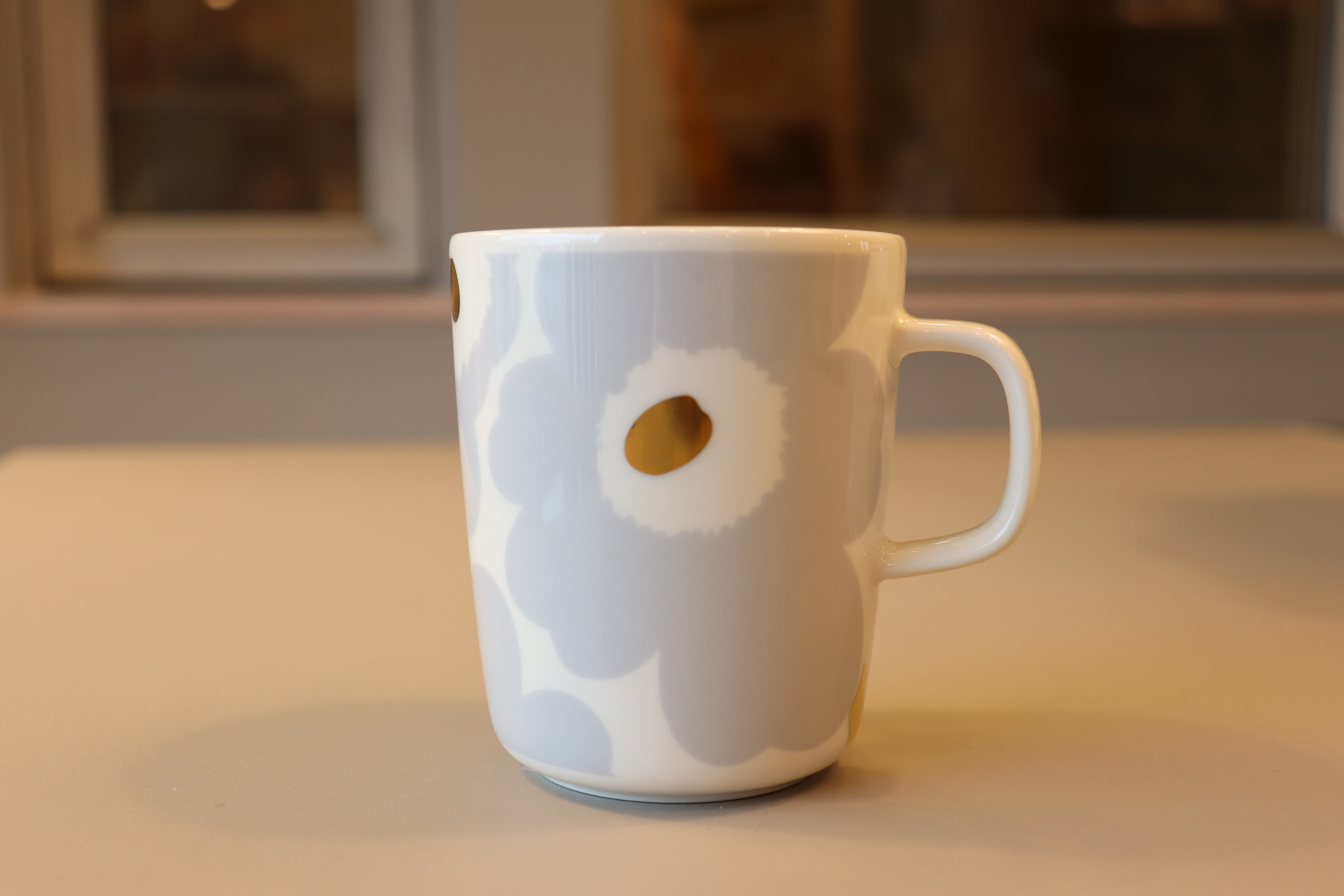 Marimekko マリメッコ Unikko マグカップ250ml ホワイト グレー ゴールド Linnel Home Furnishing Marimekko マリメッコ Unikko マグカップ250ml ホワイト グレー ゴールド Linnel Home Furnishing