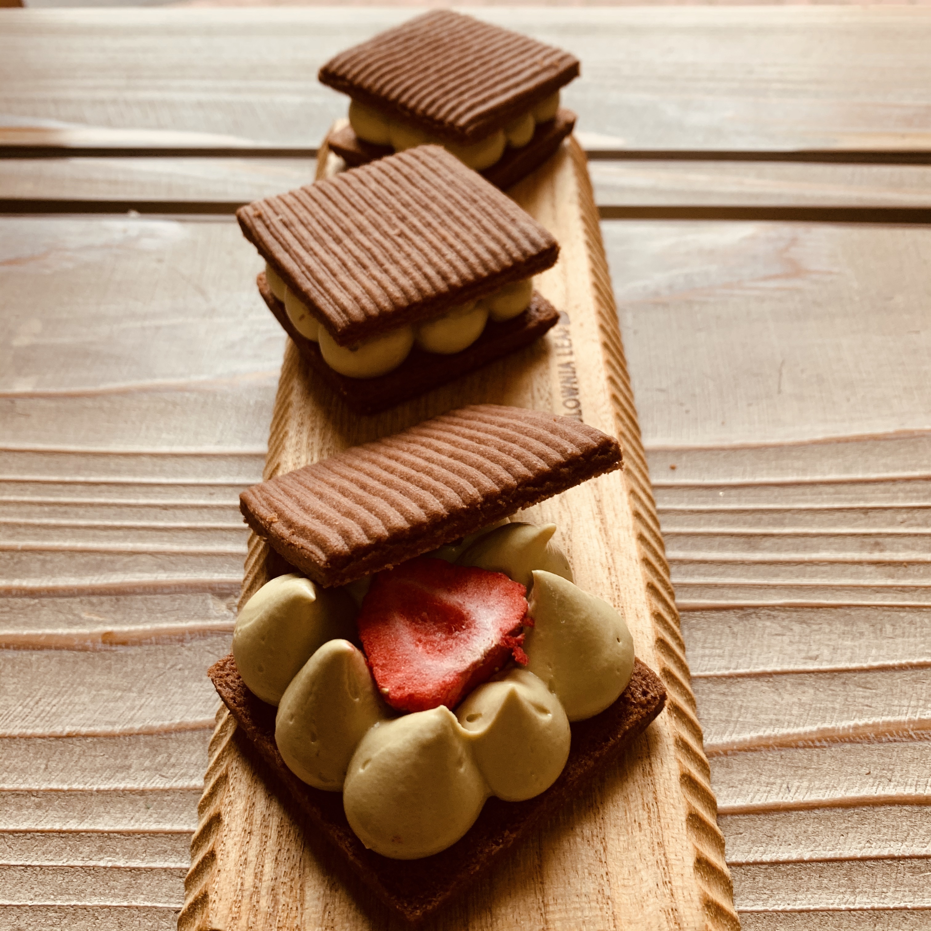 配送専用 チョコとピスタチオのバターサンド 1個 T Sweets Labo