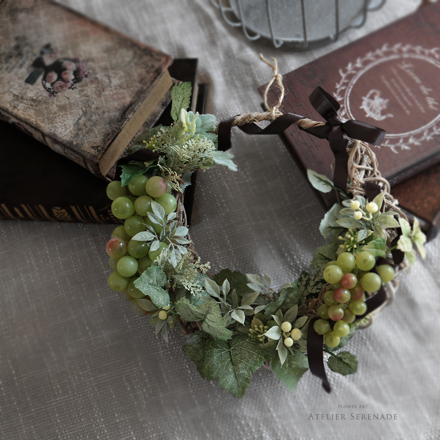 白葡萄とグリーンリーフのバスケットリース Atelier Serenade ナチュラル 大人可愛いフラワー雑貨