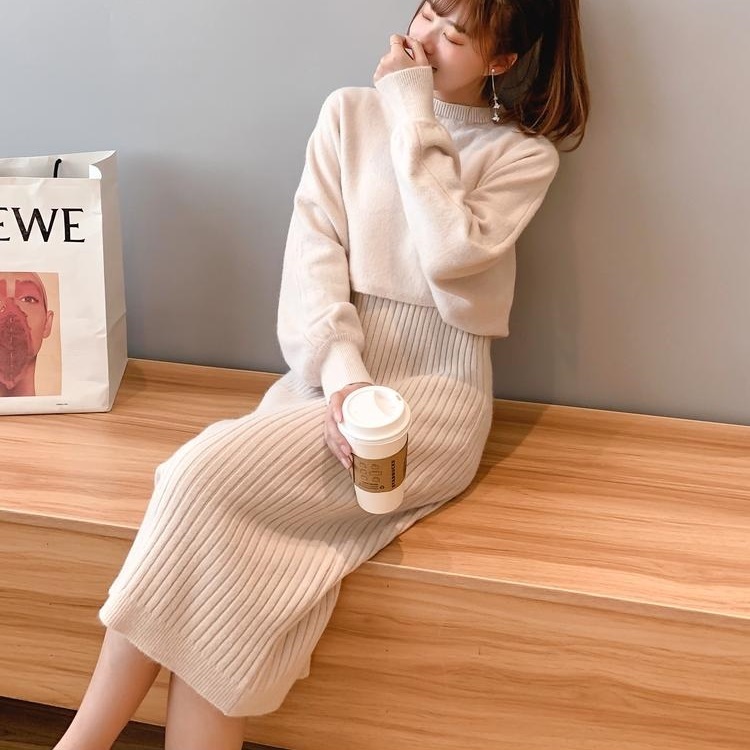 トレンドのニット素材でシンプルなデザインが着まわしやすい大人セットアップ ノースリーブワンピース ミモレ丈 Iライン 長袖 ハイネック ショート丈 オーバーサイズ ゆるふわ シンプル 無地 Ailla アイラ