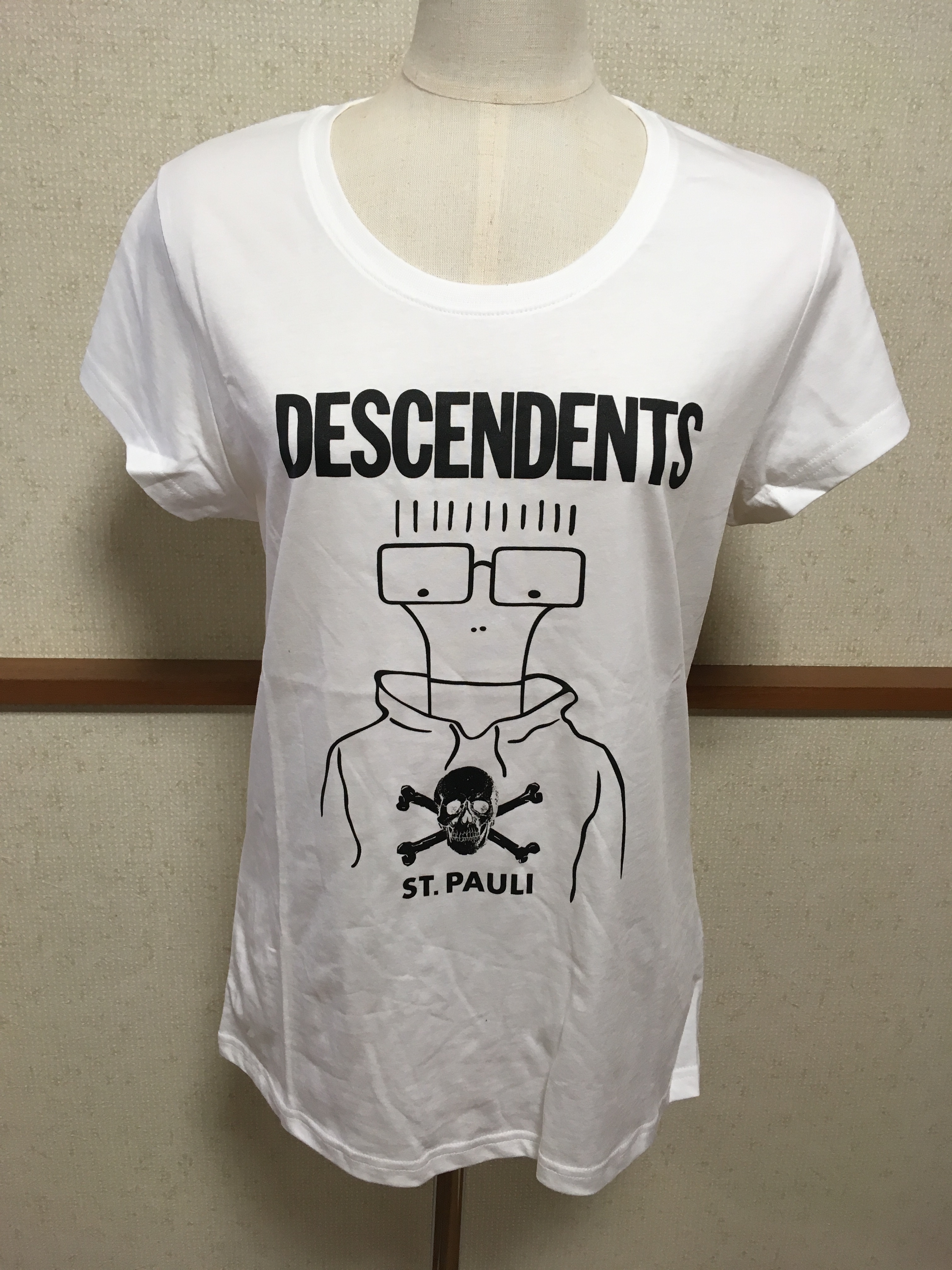 ザンクトパウリ 18 19 公式tシャツ Descendents ディセンデンツ コラボグッズ レディース Freak スポーツウェア通販 海外ブランド 日本国内未入荷 海外直輸入