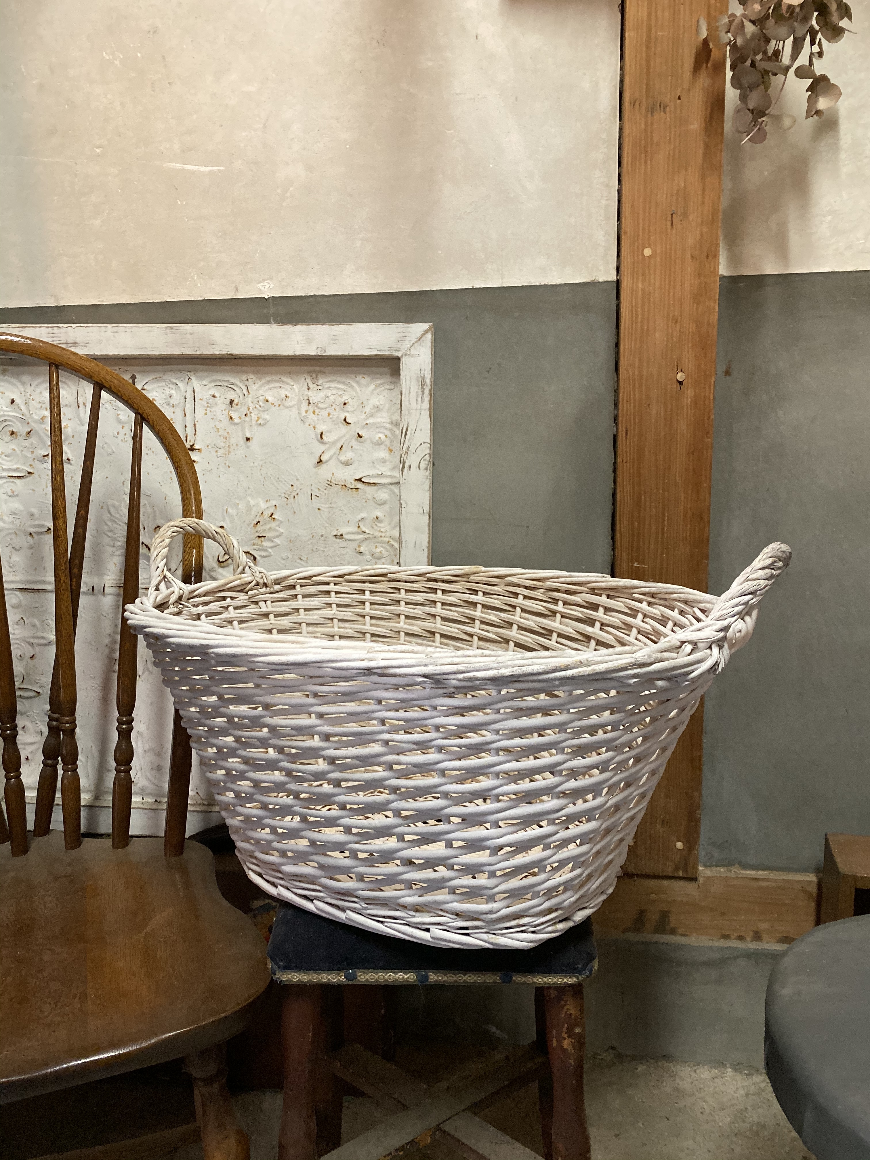 白い大きなバスケット 収納 インテリア カゴ籠 レトロアンティーク古道具 M