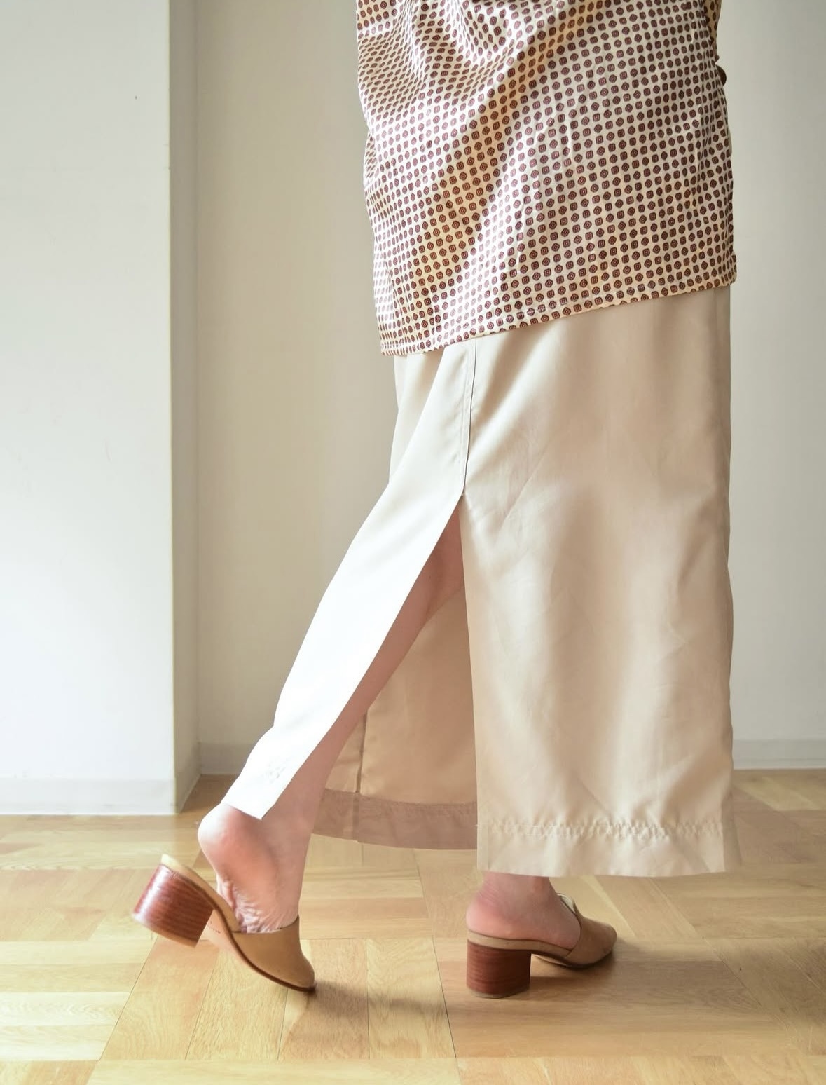 Long narrow skirt の画像 3