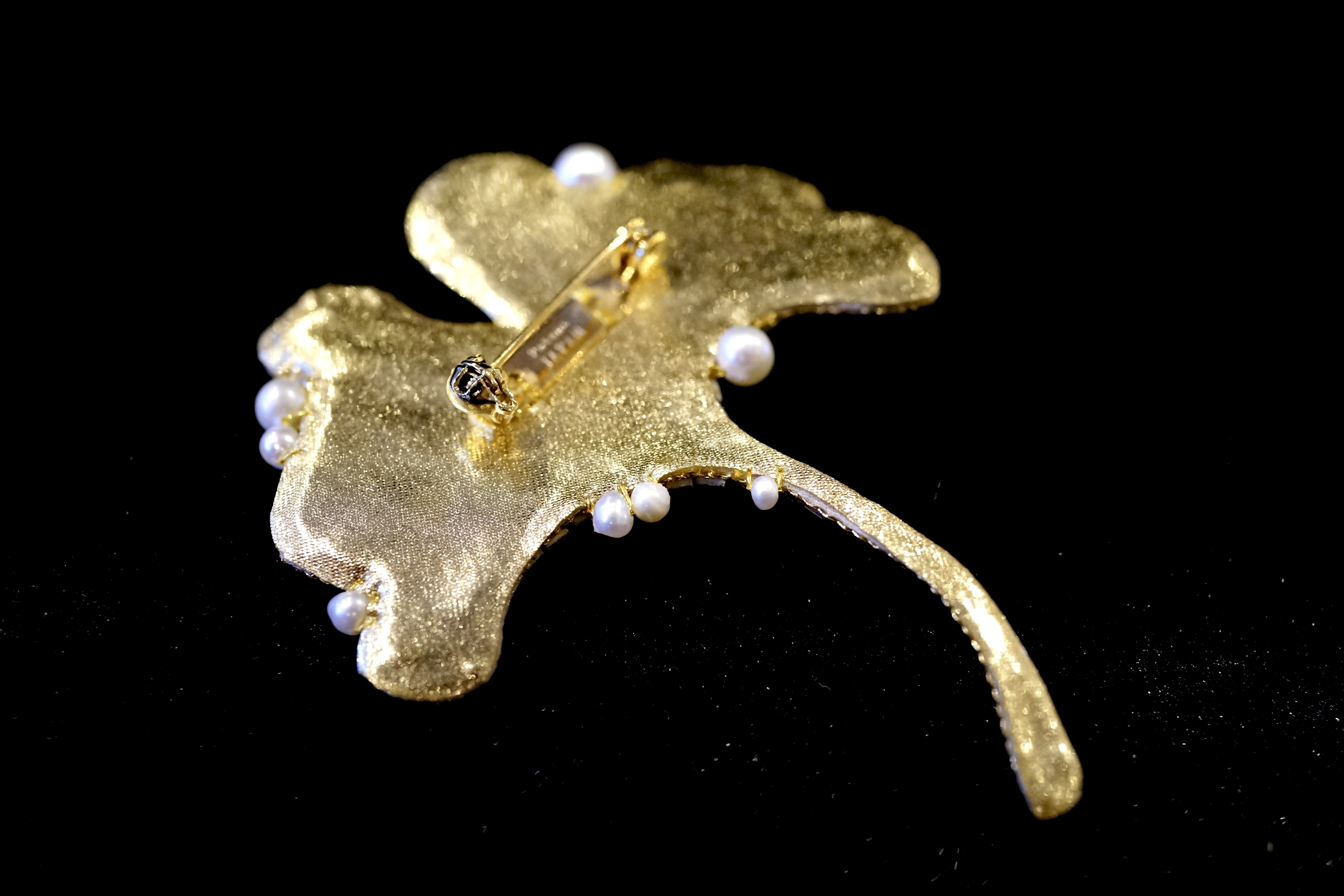 Ginkgo brooch