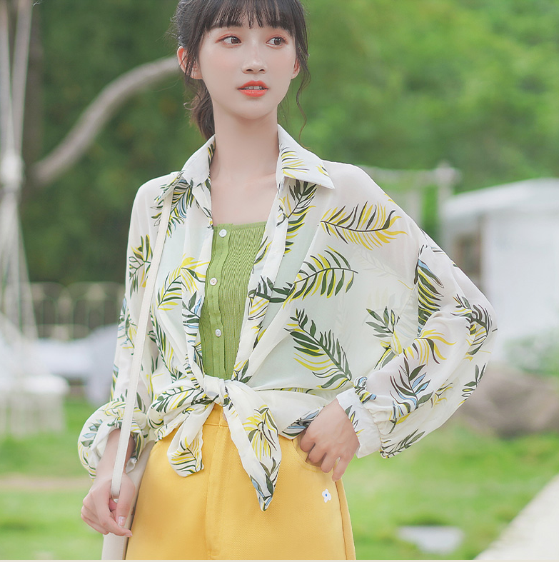 送料無料 ブラウス シャツ トップス 長袖 襟付き フロントボタン ボタニカル柄 リーフ柄 シフォン 総柄 透け感 ドロップショルダー ゆったり オーバーサイズ ルーズ ボリューム袖 大人カジュアル 爽やか 夏 リゾート 海 日よけ デート 女子会 Eine Katze