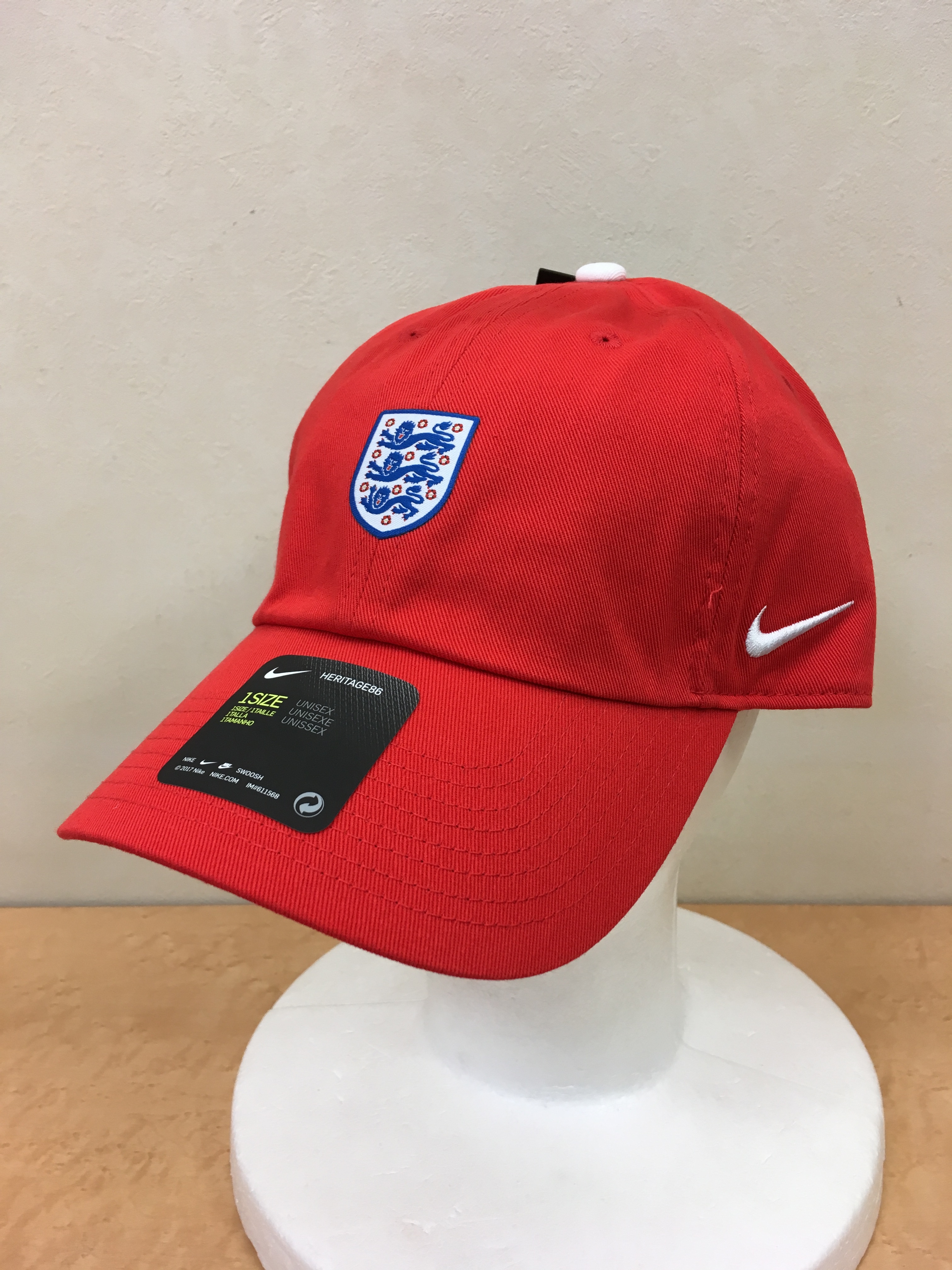 送料無料 Nike ナイキ サッカーイングランド代表 18 19シーズン ベースボールキャップ Freak スポーツウェア通販 海外ブランド 日本国内未入荷 海外直輸入