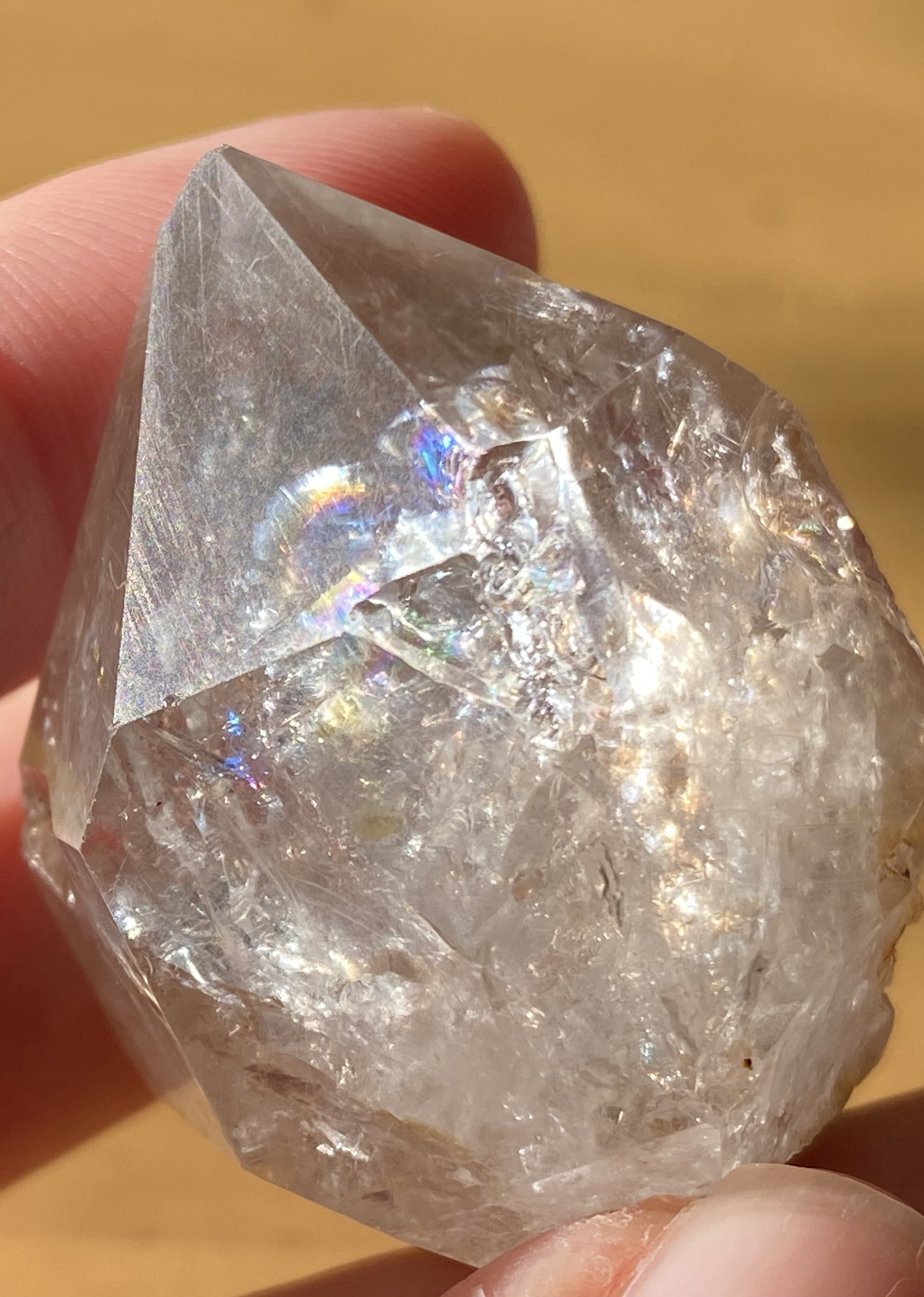 動画付き 虹入りハーキマーダイアモンド | かおりの虹 幸せの魔法アイテム屋