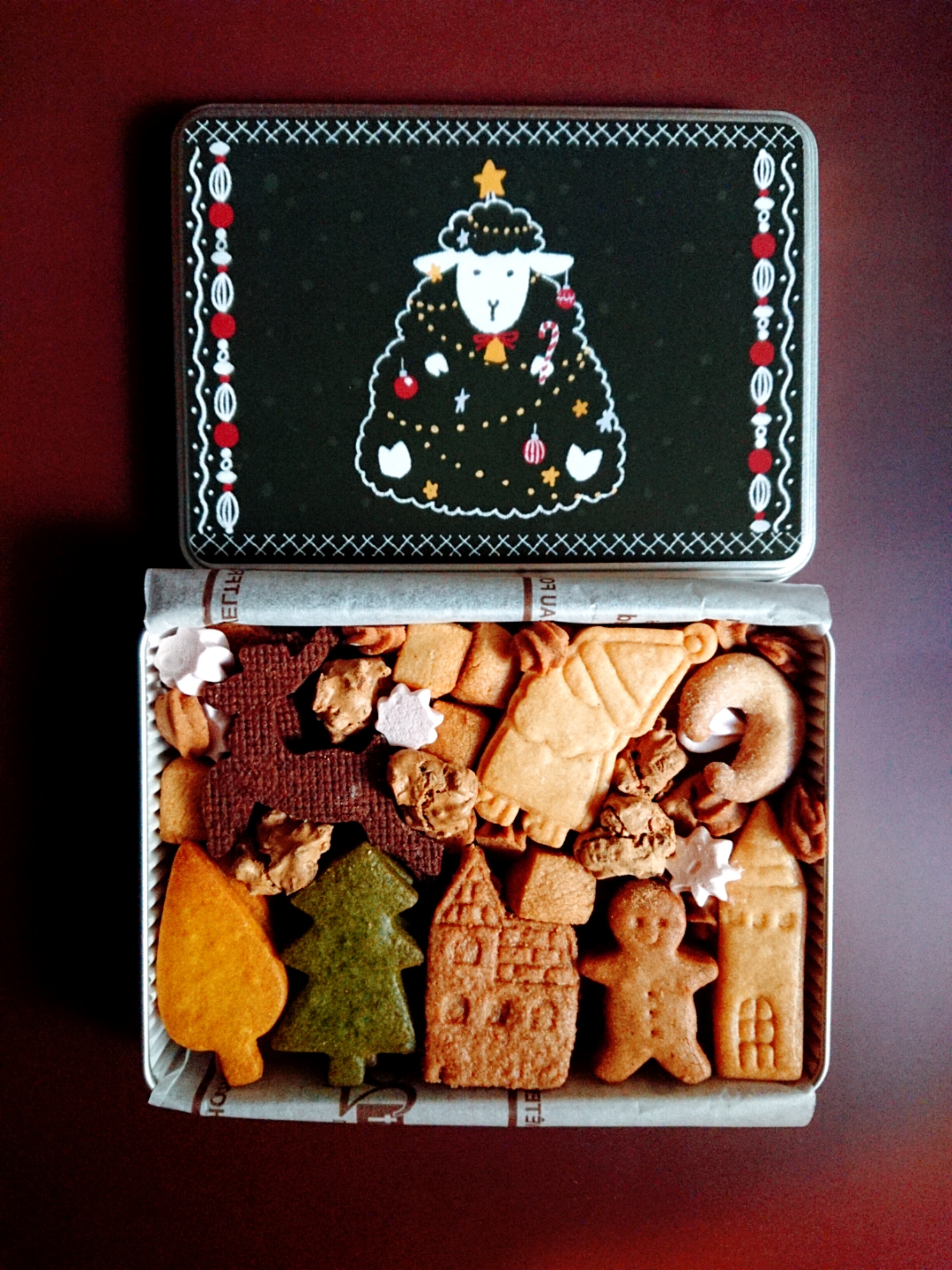 ひつじ組のクッキー缶 クリスマス ひつじ組