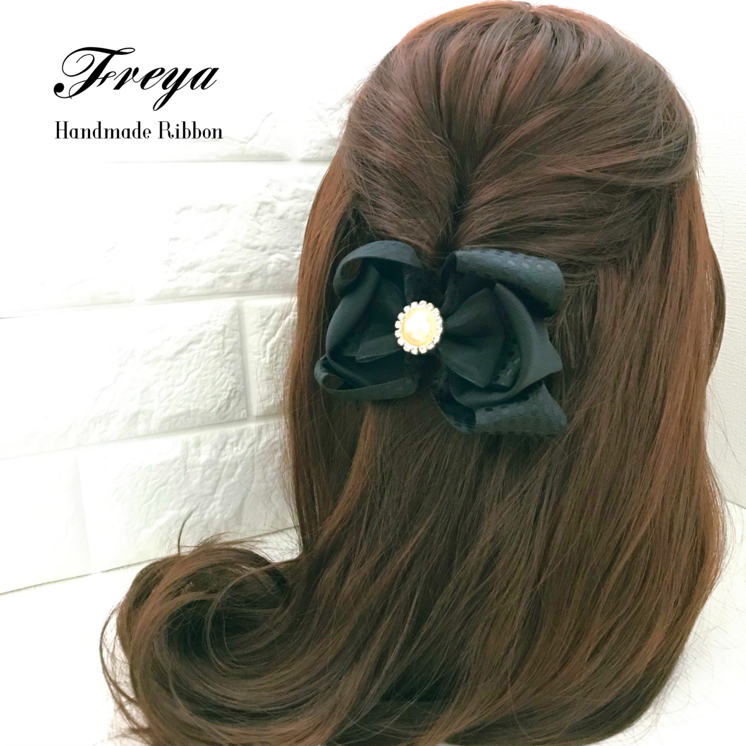 華やかパール付きエアリアルリボンバレッタ Freyaribbon 華やかパール付きエアリアルリボンバレッタ Freyaribbon