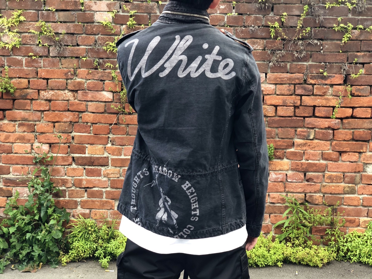 jaket levis off white rose