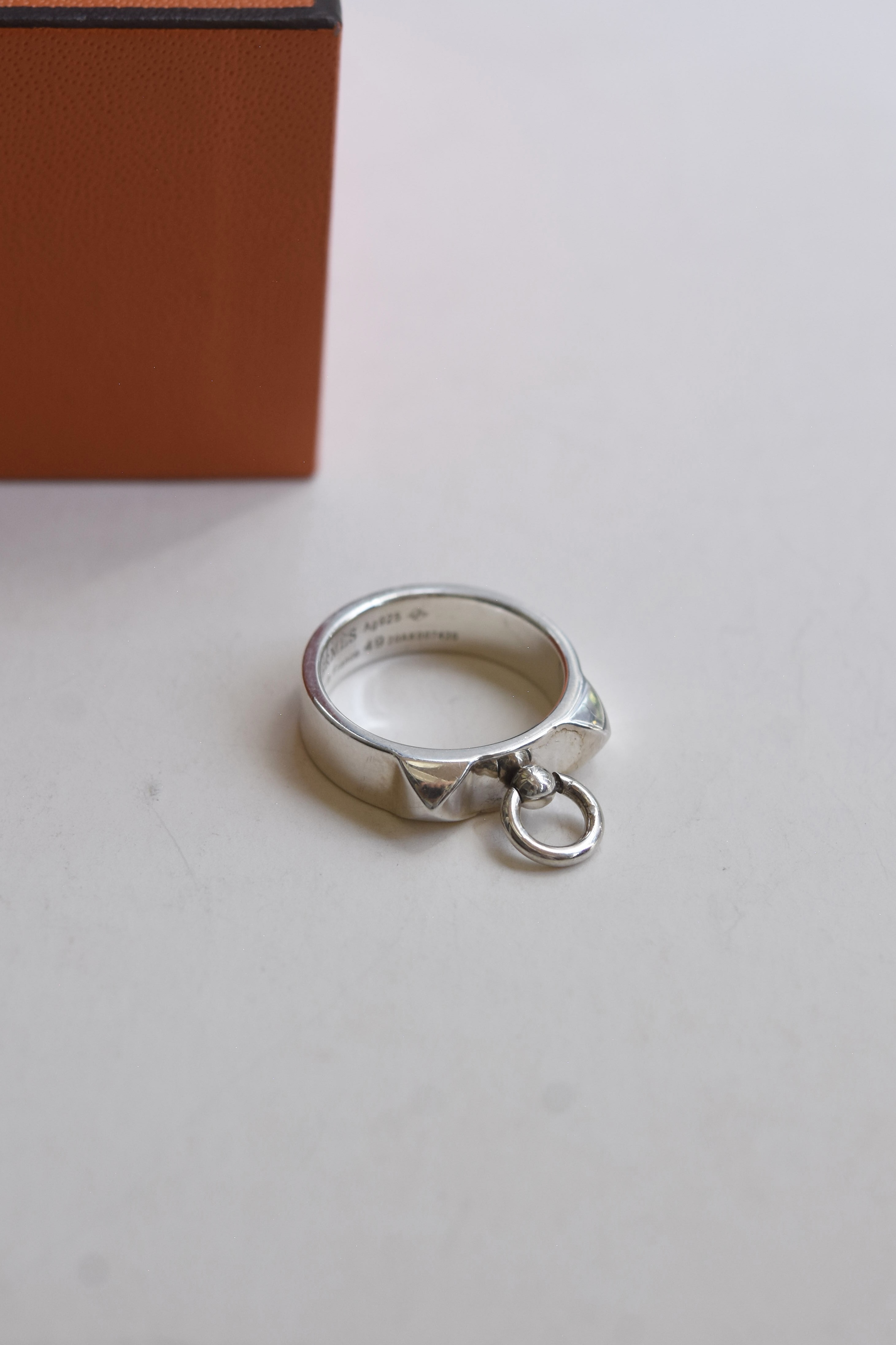 IORI/"HERMES" ring/Collier de Chien