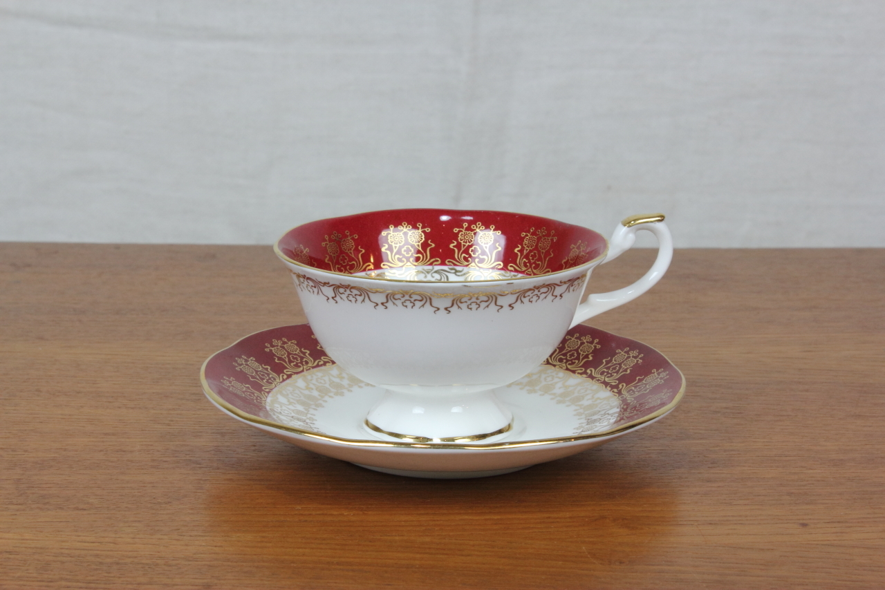 クイーンズ Queen S カップ ソーサー デュオ ティーカップ 赤 ヴィンテージ 食器 イギリス Epoca