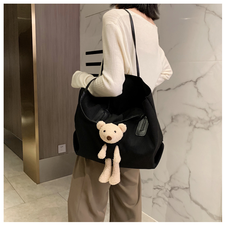 送料無料 バッグ かばん 鞄 レディース トートバッグ 大容量 帆布バック くま ぬいぐるみ付 かわいい カジュアル 無地 バイカラー 白 黒 ブラック ホワイト クマ チャーム バッグインバッグ ポーチ付き 肩がけ バック 個性的 大人 かわいい おしゃれ キャンバス 学生 送料無料 バッグ かばん 鞄 レディース トートバッグ 大容量 帆布バック くま ぬいぐるみ付 かわいい カジュアル 無地 バイカラー 白 黒 ブラック ホワイト クマ チャーム バッグインバッグ ポーチ付き 肩がけ バック 個性的 大人 かわいい おしゃれ キャンバス 学生