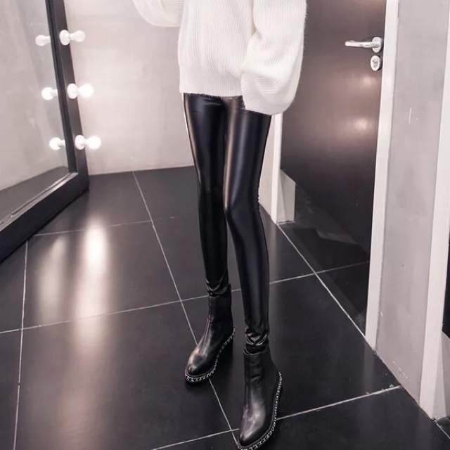 フェイクレザーレギンスパンツ Bloomingdays