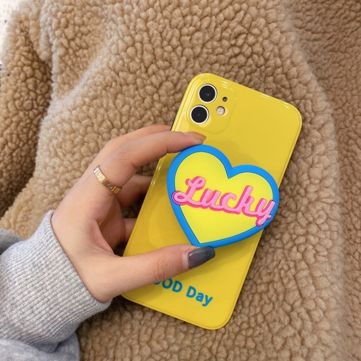 Iphone ケース 韓国 Tpu ハートグリップ付きビビッドケース 派手 グリップトック シンプル カバー お揃い 個性的 シンプル 大人 可愛い おしゃれ Iphone7 Iphone8 Iphonese2 Iphonex Iphonexs Iphonexr Iphonexsmax Iphone11 Iphone11pro Iphone11promax Iphone12 Iphone ケース 韓国 Tpu ハートグリップ付きビビッドケース 派手 グリップトック シンプル カバー お揃い 個性的 シンプル 大人 可愛い おしゃれ Iphone7 Iphone8 Iphonese2 Iphonex Iphonexs Iphonexr Iphonexsmax Iphone11 Iphone11pro Iphone11promax Iphone12