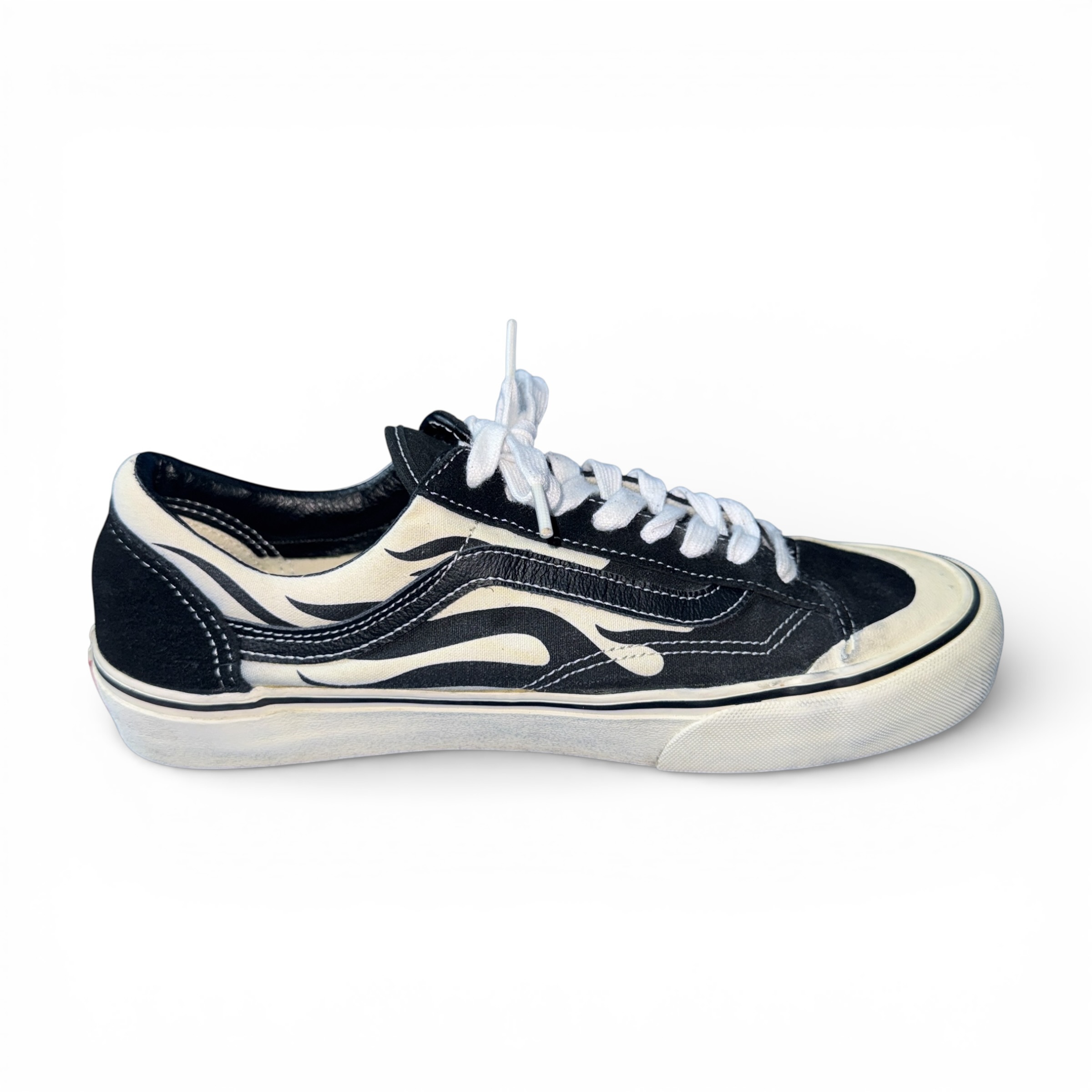 【VANS】ヴァンズ バンズ OLD SKOOL “BLACK/WHITE FLAME ” スニーカー