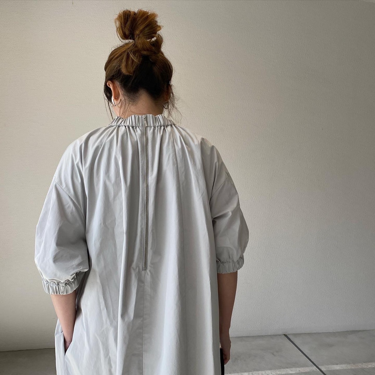 Ku Um Tomo 2wayゴムギャザーワンピース ライトグレー Ku Um