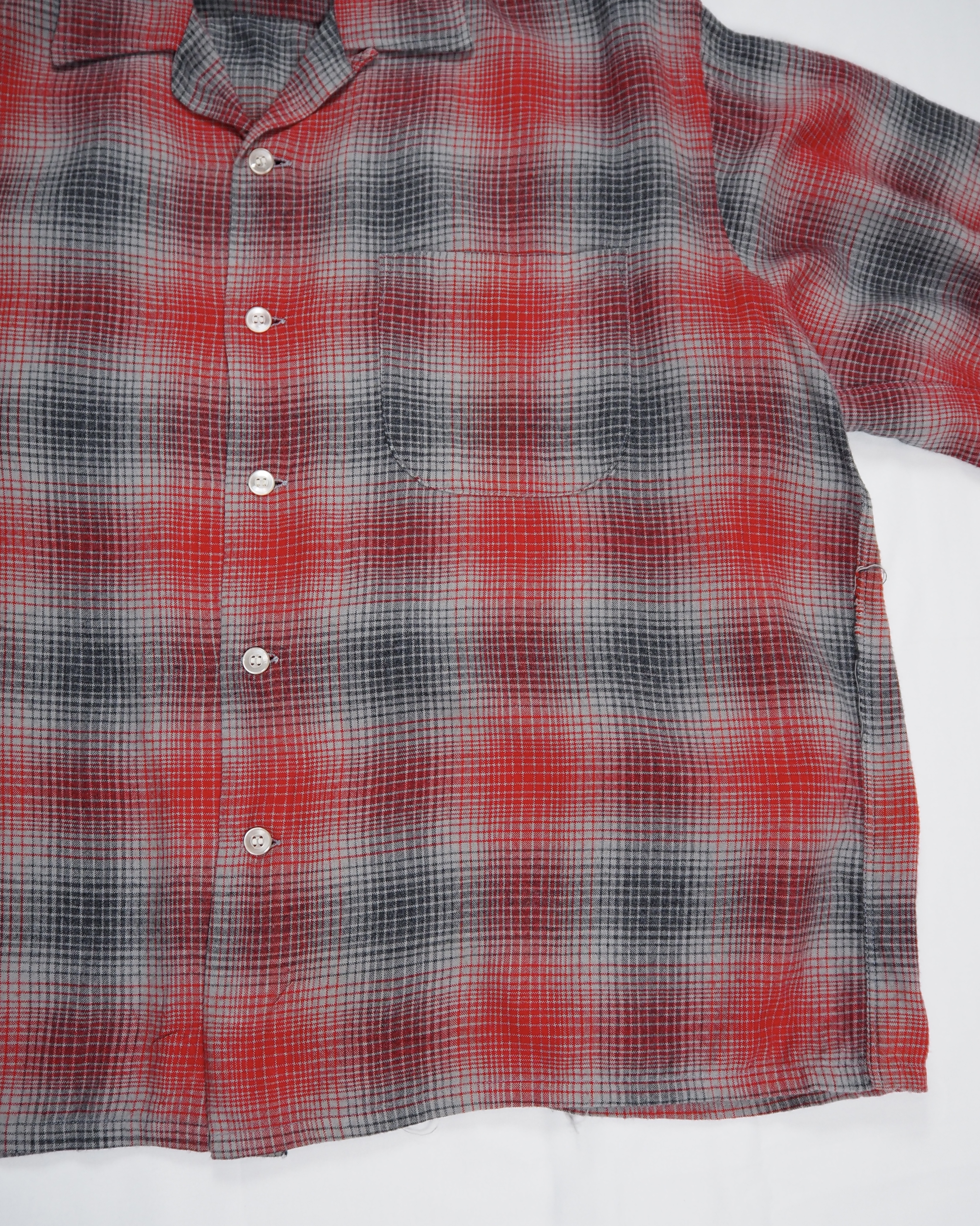 【5/6(水) 20:00入荷】60’s レーヨンオンブレシャツ レッド×グレー の画像 7