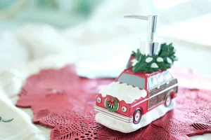 ソープディスペンサー ポンプ プッシュ キッチン 洗面所 日用雑貨 液体 ソープ 洗剤 クリスマス 車 雪 ディスペンサー インテリア ハンドソープ 食器用洗剤 Puahawaii