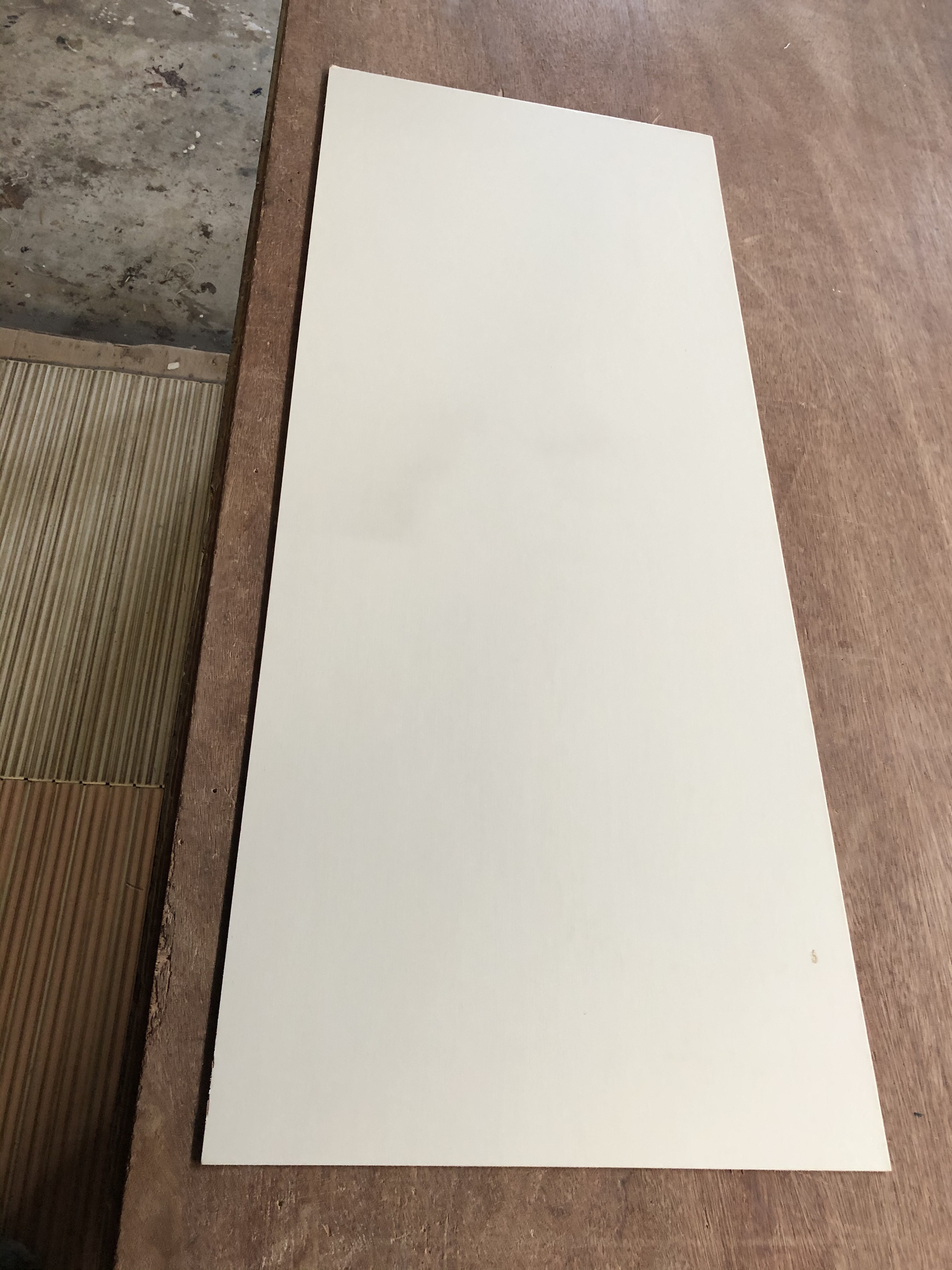 カラーベニヤ合板 1,800㍉×900㍉ 10枚セット | 杉田木工所 職人の端材専門店