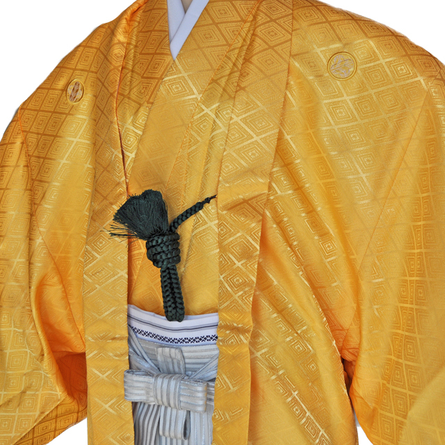 レンタル男性用【紋付袴】黄色着物羽織と白銀ぼかしの袴フルセットyellow1 - 画像1