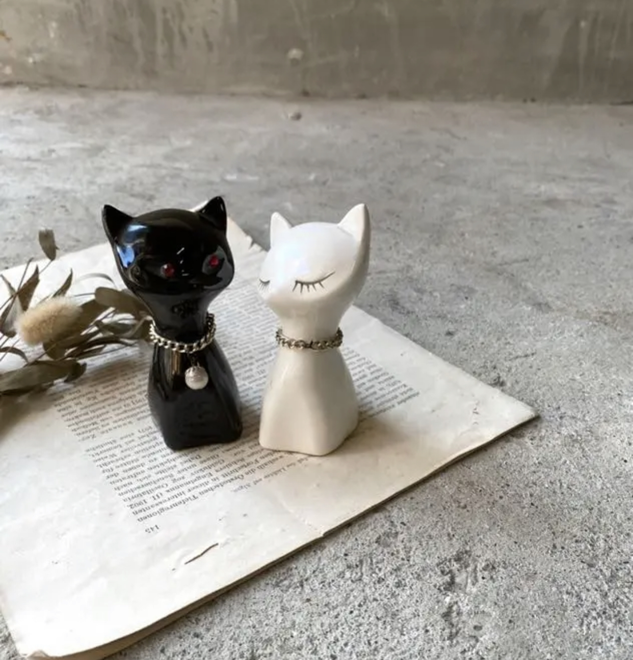 レトロ 陶器製 猫の置物 ペア M レトロ 陶器製 猫の置物 ペア M