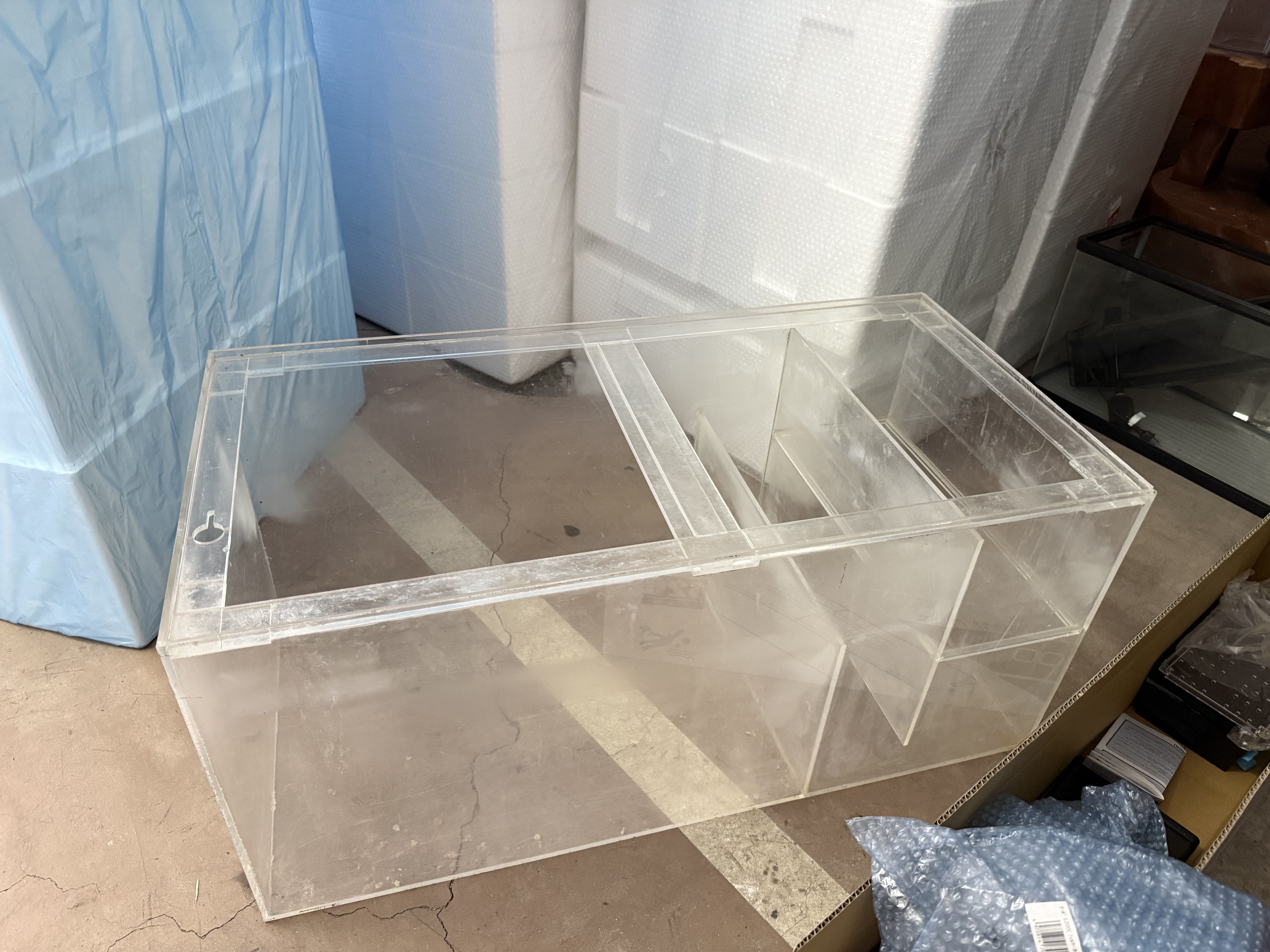 中古濾過槽　900×450×450　店頭引取のみ