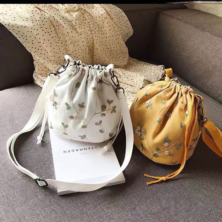 レトロガーリー 花柄刺繍巾着ショルダーバッグ C0153 Retro N レトロガーリー 花柄刺繍巾着ショルダーバッグ C0153 Retro N
