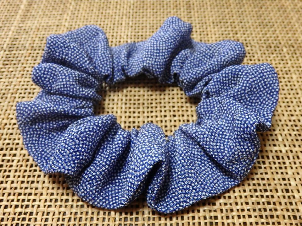 ちりめん 和柄くしゅくしゅシュシュ首輪 鮫小紋 猫さんのための手作り首輪 かぎしっぽ