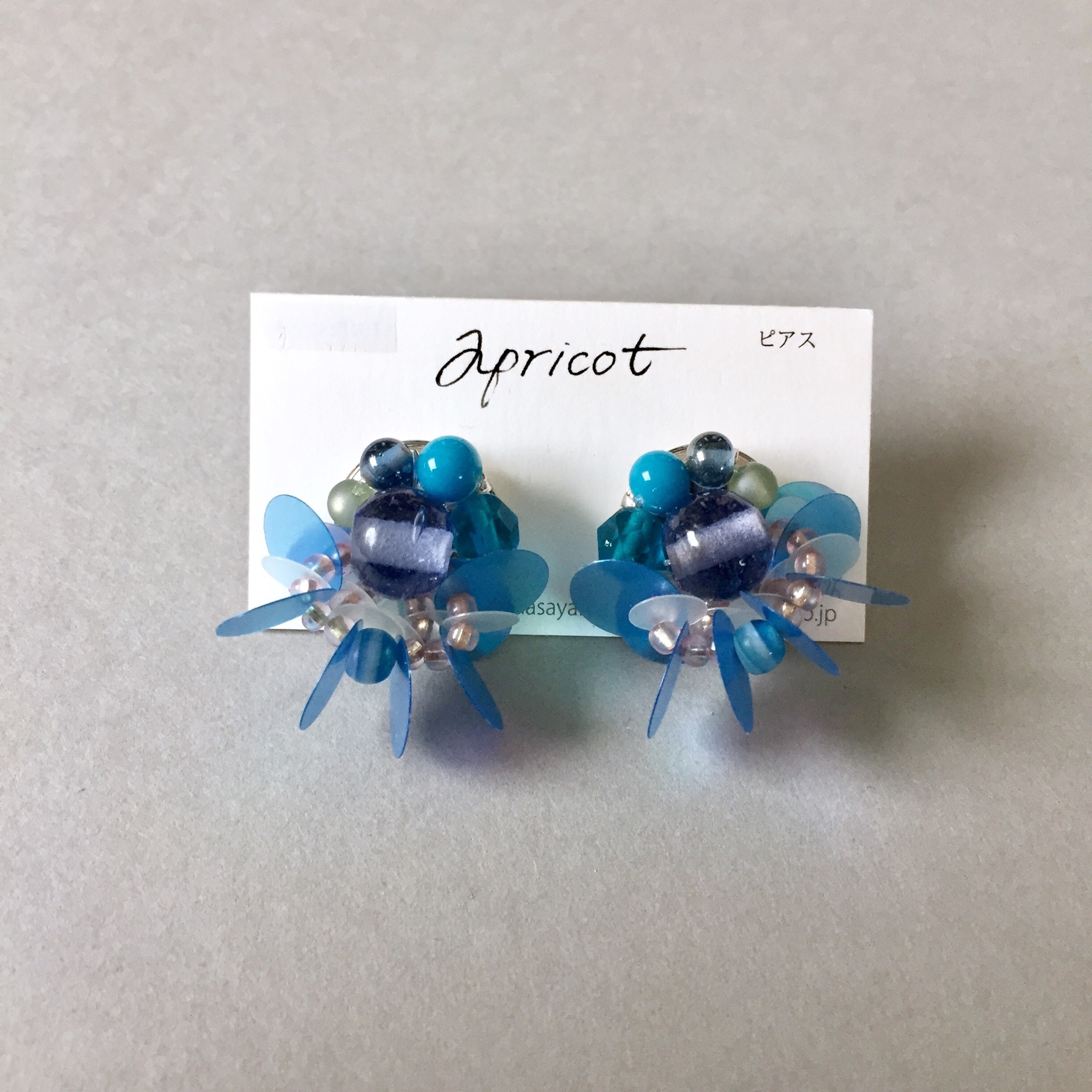 ビーズピアス S426 ブルーxスパンコール ハンドメイドピアス Apricot Apricot ビーズピアス S426 ブルーxスパンコール ハンドメイドピアス Apricot Apricot