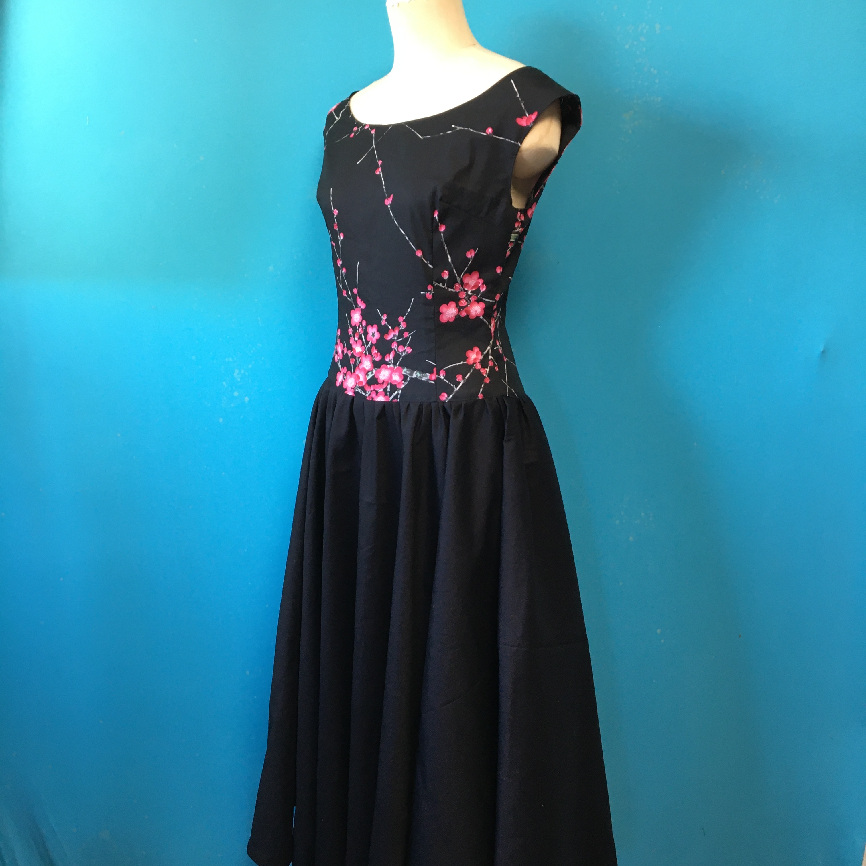 浴衣の50年代風 クラシックレトロロングワンピース すべてハンドメイド服一点ものファッションのプリシラ