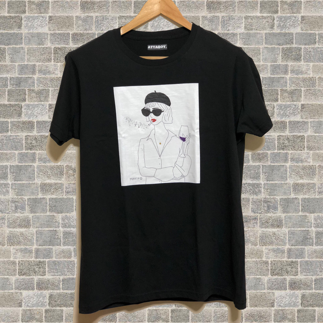 イラストレーターmakiko Design Fashion Girl Tシャツ Tee Attaboy