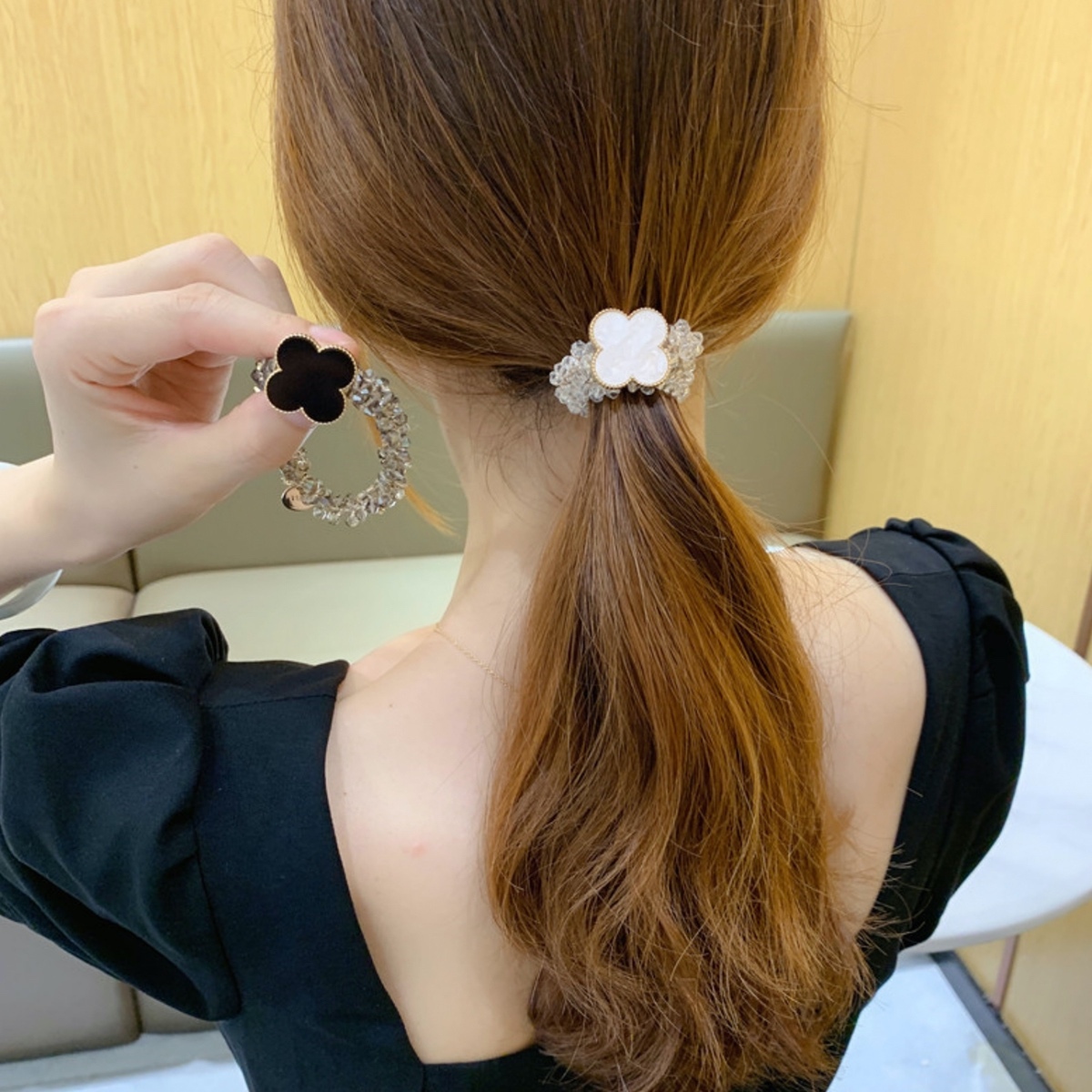 ヘアアクセサリー ヘアゴム シンプル 韓国 ポニー 簡単 アレンジ 可愛い お洒落 トレンド クローバーモチーフビーズヘアゴム セレクトショップオンリーユー