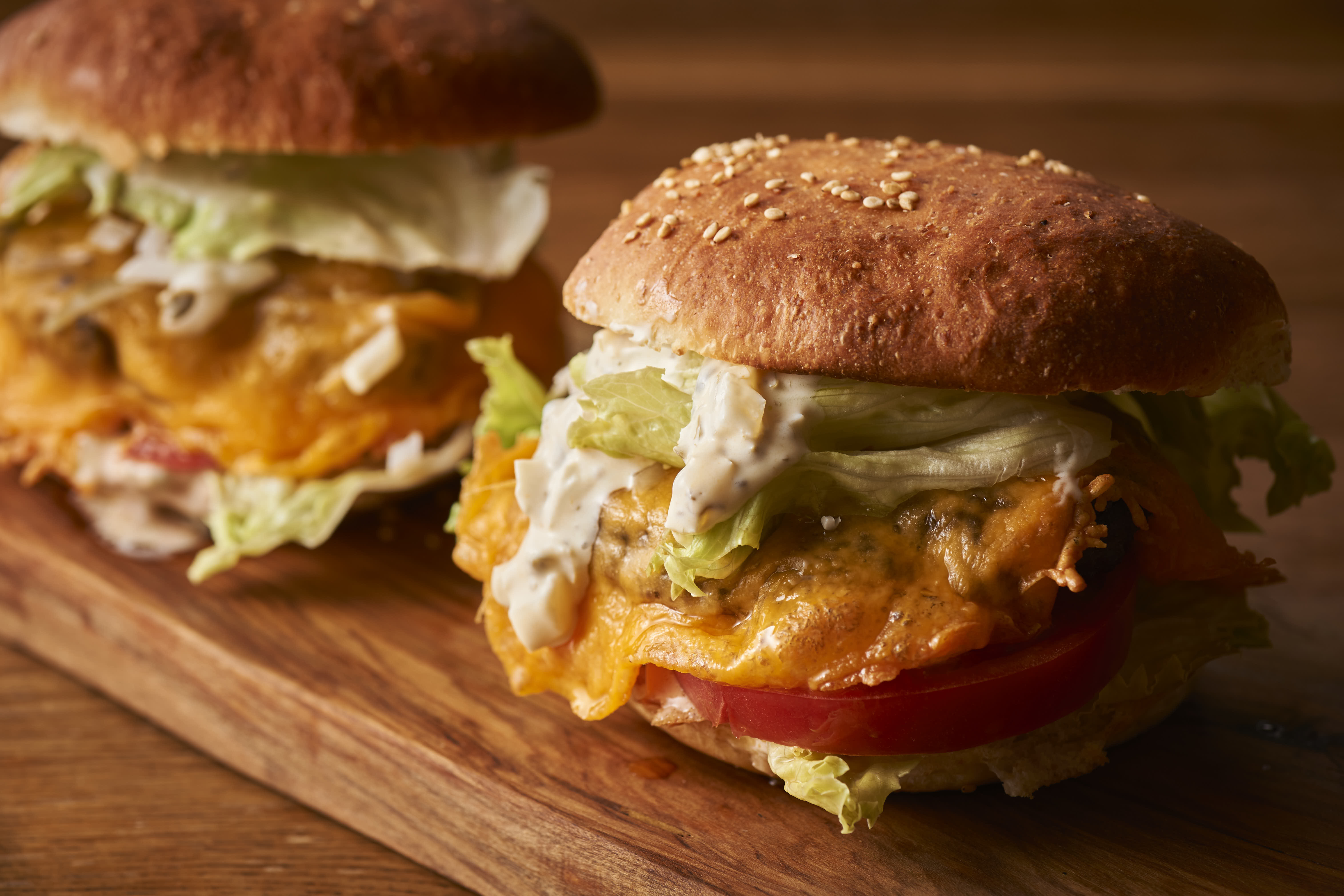 Burger 全粒粉バンズのグルメチーズバーガーミールキット 2人前 100 牛肉パテ Chefsbank Online Burger 全粒粉バンズのグルメチーズバーガーミールキット 2人前 100 牛肉パテ Chefsbank Online