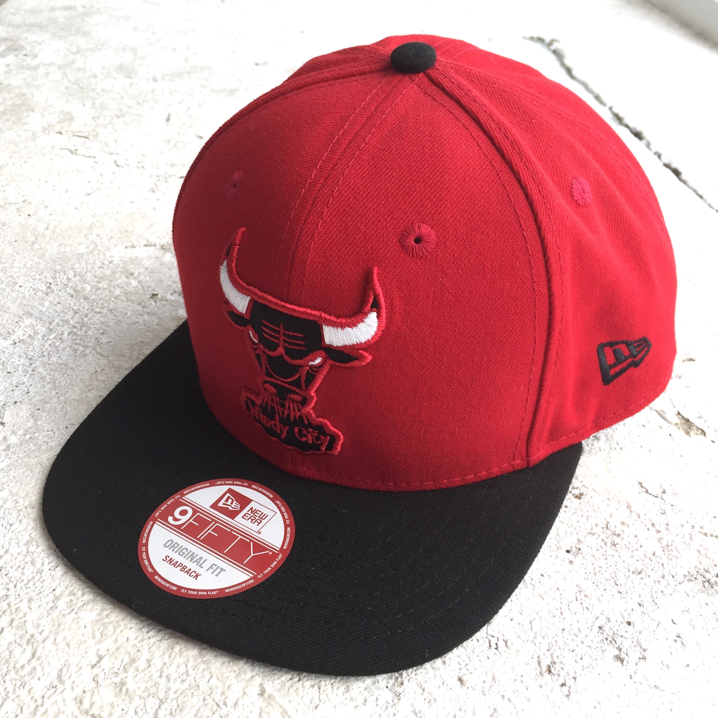 ｷｬｯﾌﾟ ﾆｭｰｴﾗ Newera 9fifty シカゴブルズ ２トーンベーシックスナップバッグ レッド アパレル小物専門店 Bmbaccessories ビーエムビーアクセサリーズ アンプジャパン正規代理店 全品送料無料