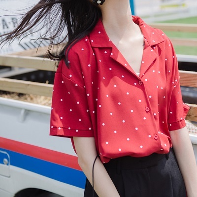 ブラウス シャツ Yシャツ 開襟シャツ ダブルカラー ドット 水玉 レッド 赤 レトロ シフォン とろみ素材 半袖 五分袖 カジュアル プチプラレディースファッション通販 Yboueki