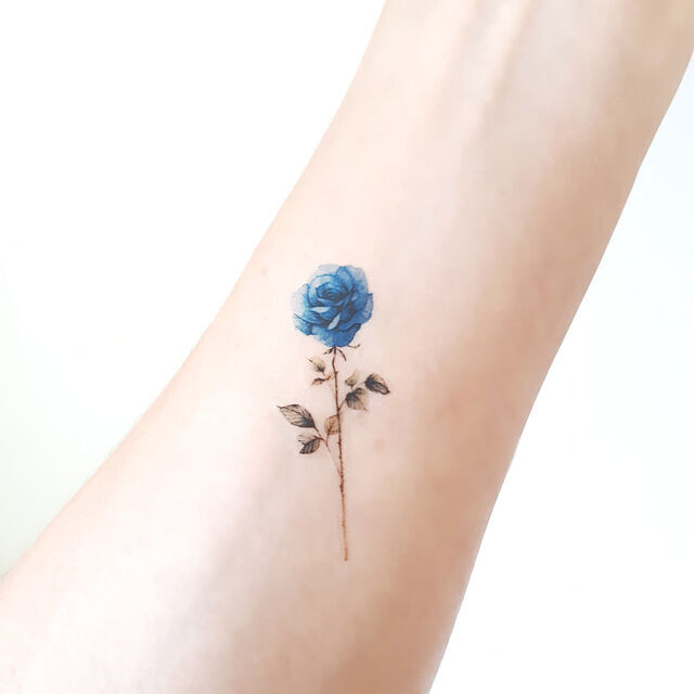 可憐な一輪の薔薇の花 青いバラ のタトゥーシール Acubi Drops