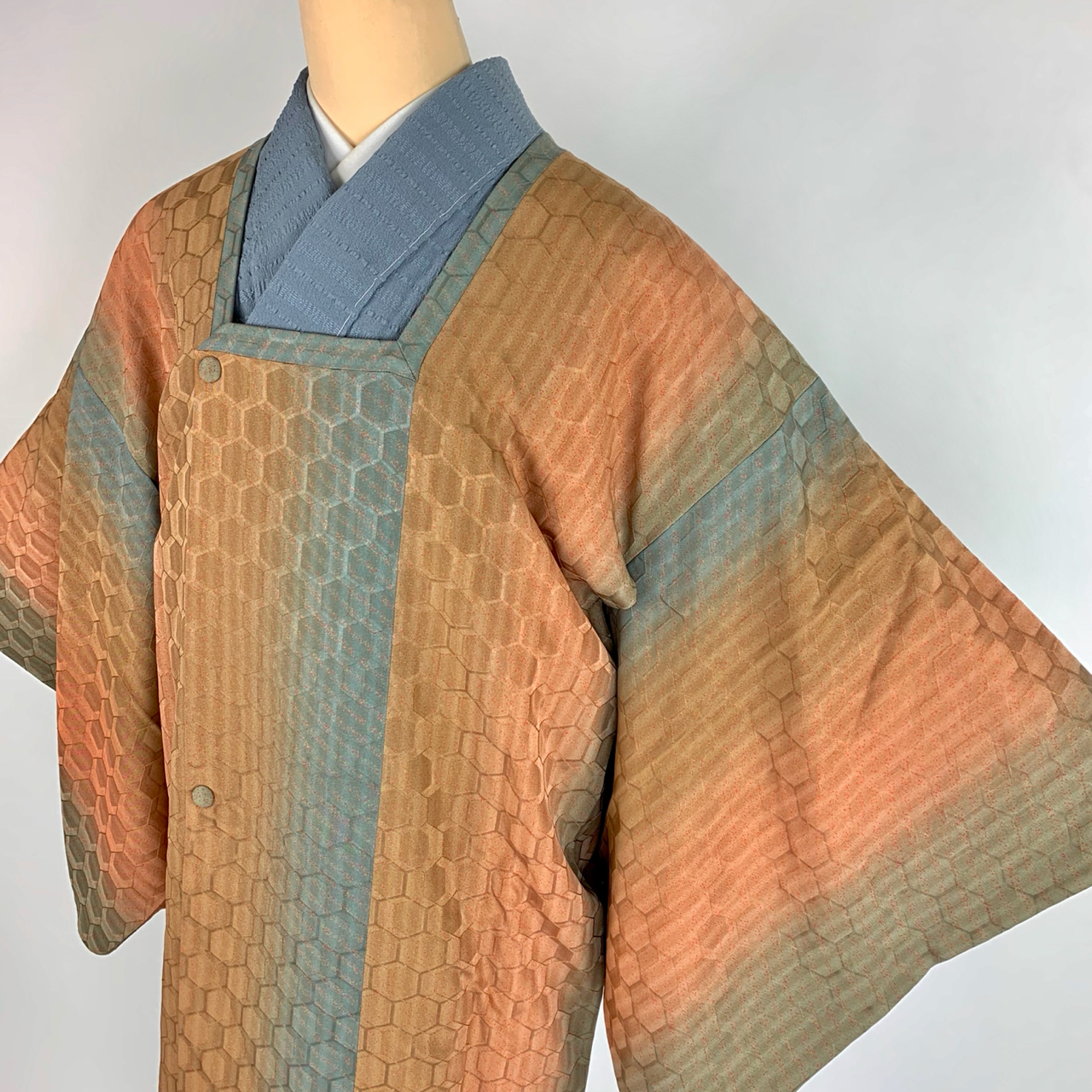 和装コート 道行コート 着物 上着 正絹 オレンジ ブルーグレー 水色 亀甲 縞 地紋 ぼかし 礼装 準礼装 普段着 美品 送料無料 着物さと