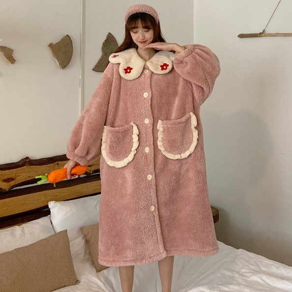 送料無料 3色 モコモコ ルームウェア レディース もこもこ かわいい ガウン ワンピース パジャマ 秋 冬 寝巻き 部屋着 ホームウェア 花柄 ラブリー ガーリー ピンク 紫 青 前開き 襟 レトロ フリース インスタ映え パープル ブルー キュート 防寒 暖かい お揃い 送料無料 3色 モコモコ ルームウェア レディース もこもこ かわいい ガウン ワンピース パジャマ 秋 冬 寝巻き 部屋着 ホームウェア 花柄 ラブリー ガーリー ピンク 紫 青 前開き 襟 レトロ フリース インスタ映え パープル ブルー キュート 防寒 暖かい お揃い