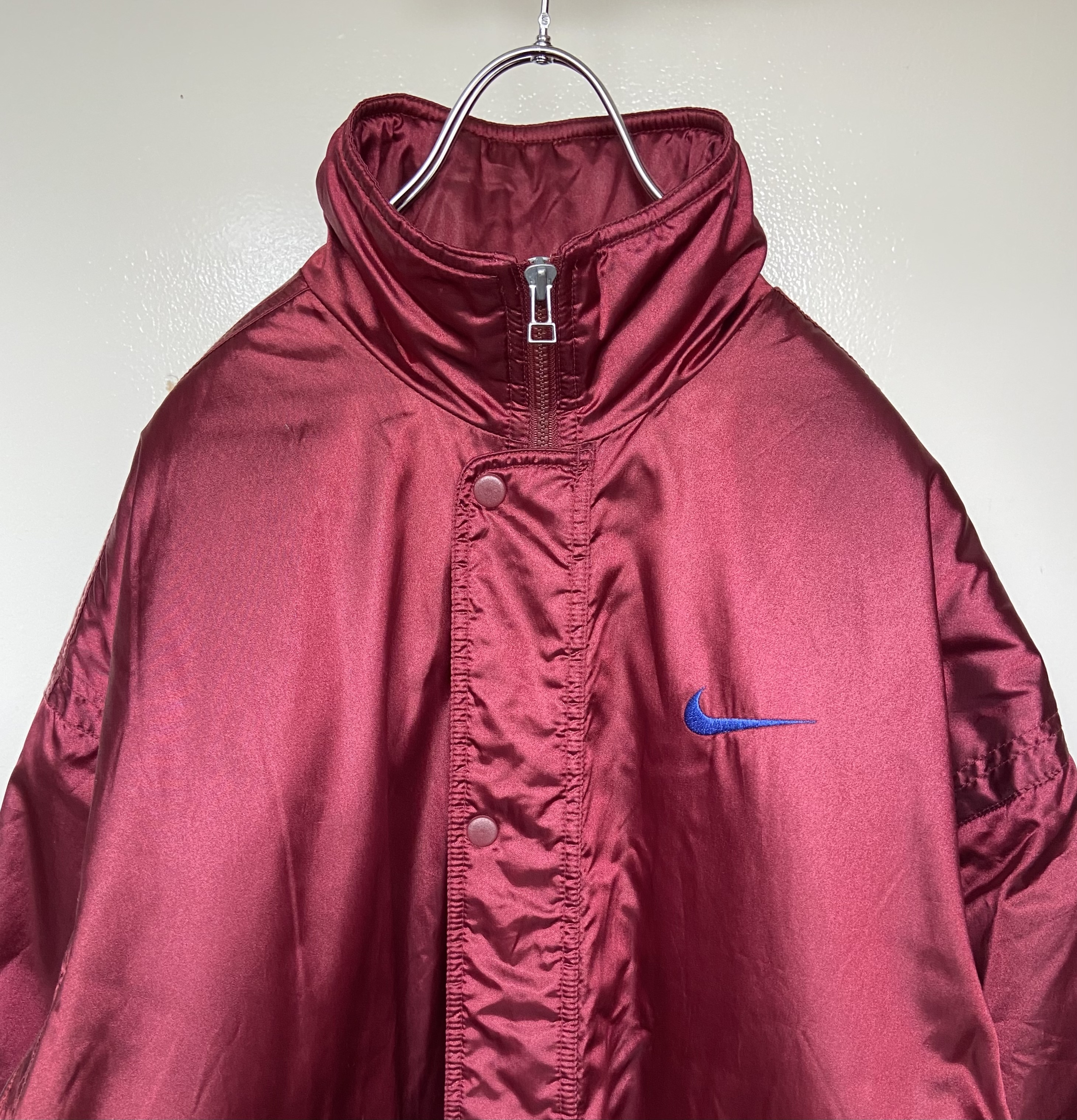 90s古着 Nike ナイキ ベンチコート銀タグ ワインレッド 赤紫 アウター らくふる古着 リユース リメイク専門のオンライン古着shop