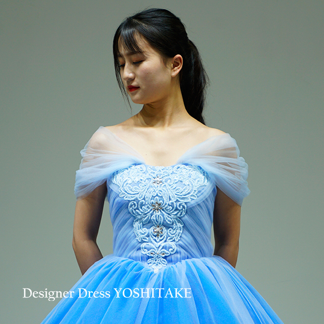 オーダー制作 ウエディングドレス 無料パニエ 複数のブルーチュールカラーウエディングドレス パニエ付 ブライダル披露宴 演奏会 制作期間3週間から6週間 ウエディングドレス ヨシタケ