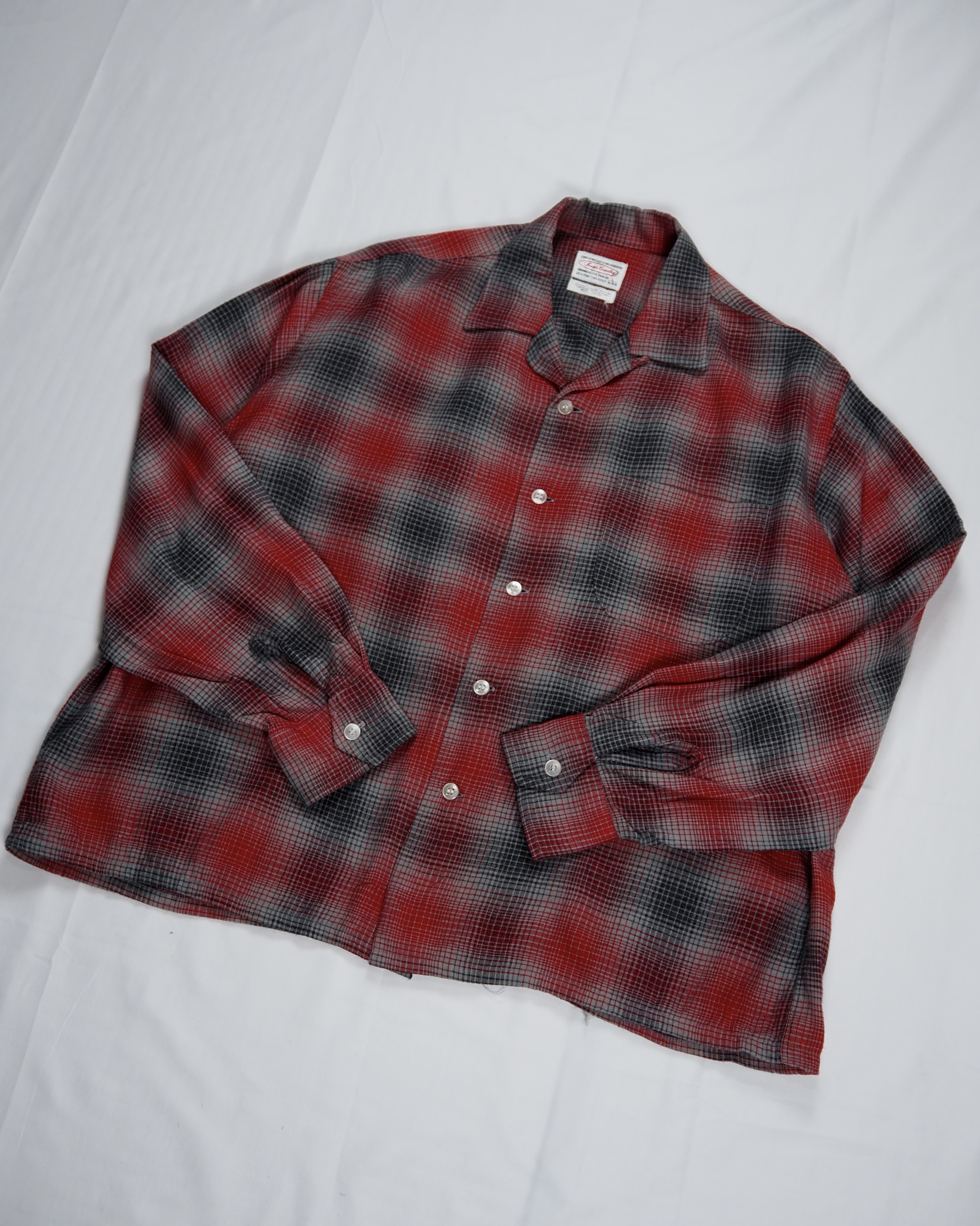 【5/6(水) 20:00入荷】60’s レーヨンオンブレシャツ レッド×グレー の画像 2